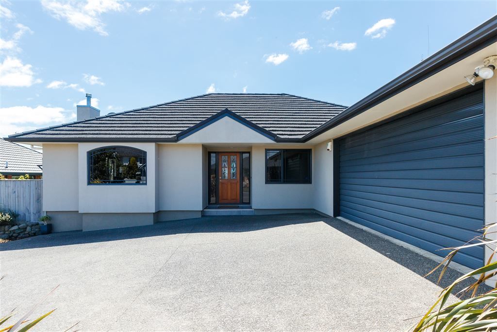 127 Pacific Drive, Fitzherbert, Palmerston North City, 4 Bedrooms, 2 Bathrooms