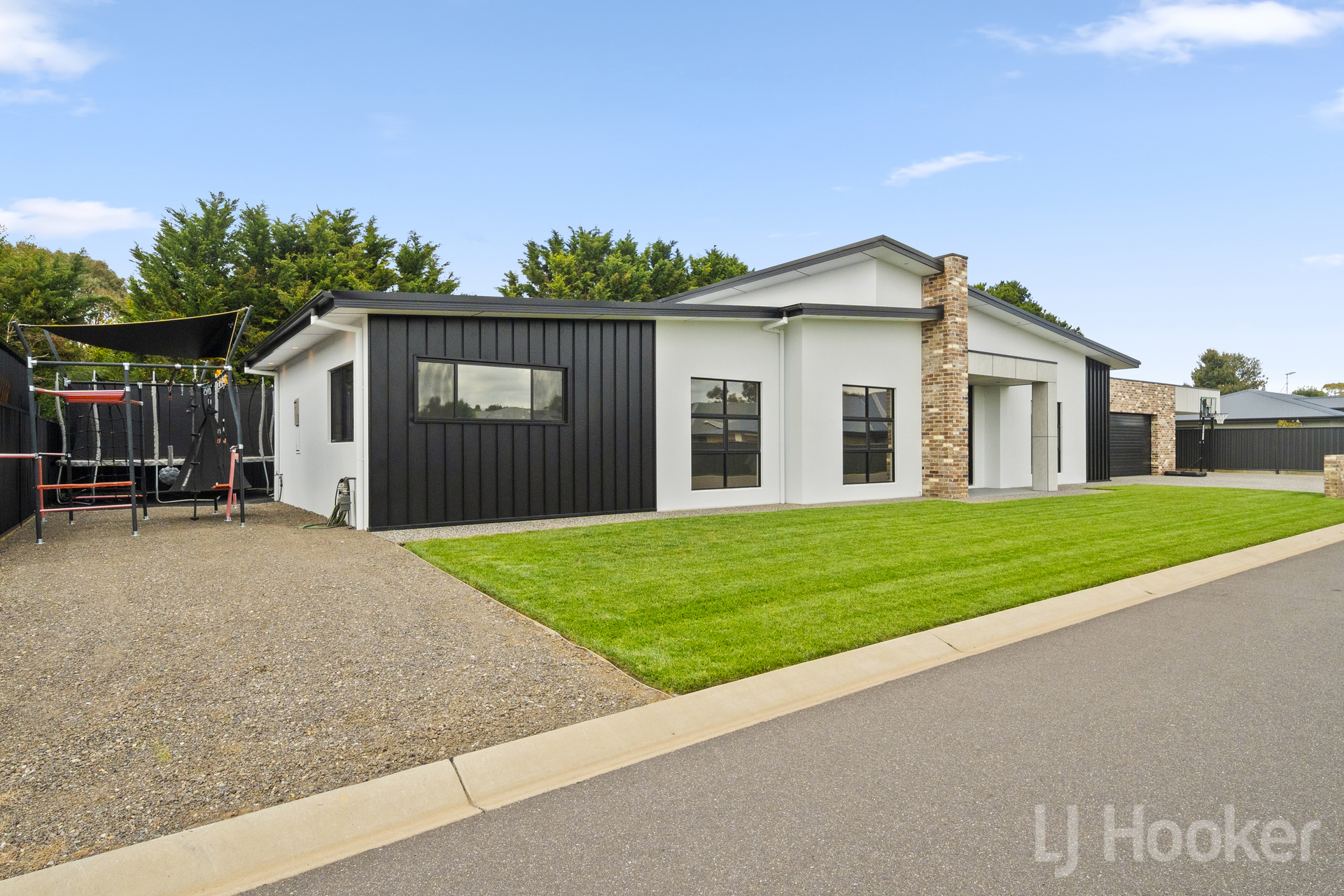 8 MILLWOOD LANE, BUNGENDORE NSW 2621, 0 Bedrooms, 0 Bathrooms, House