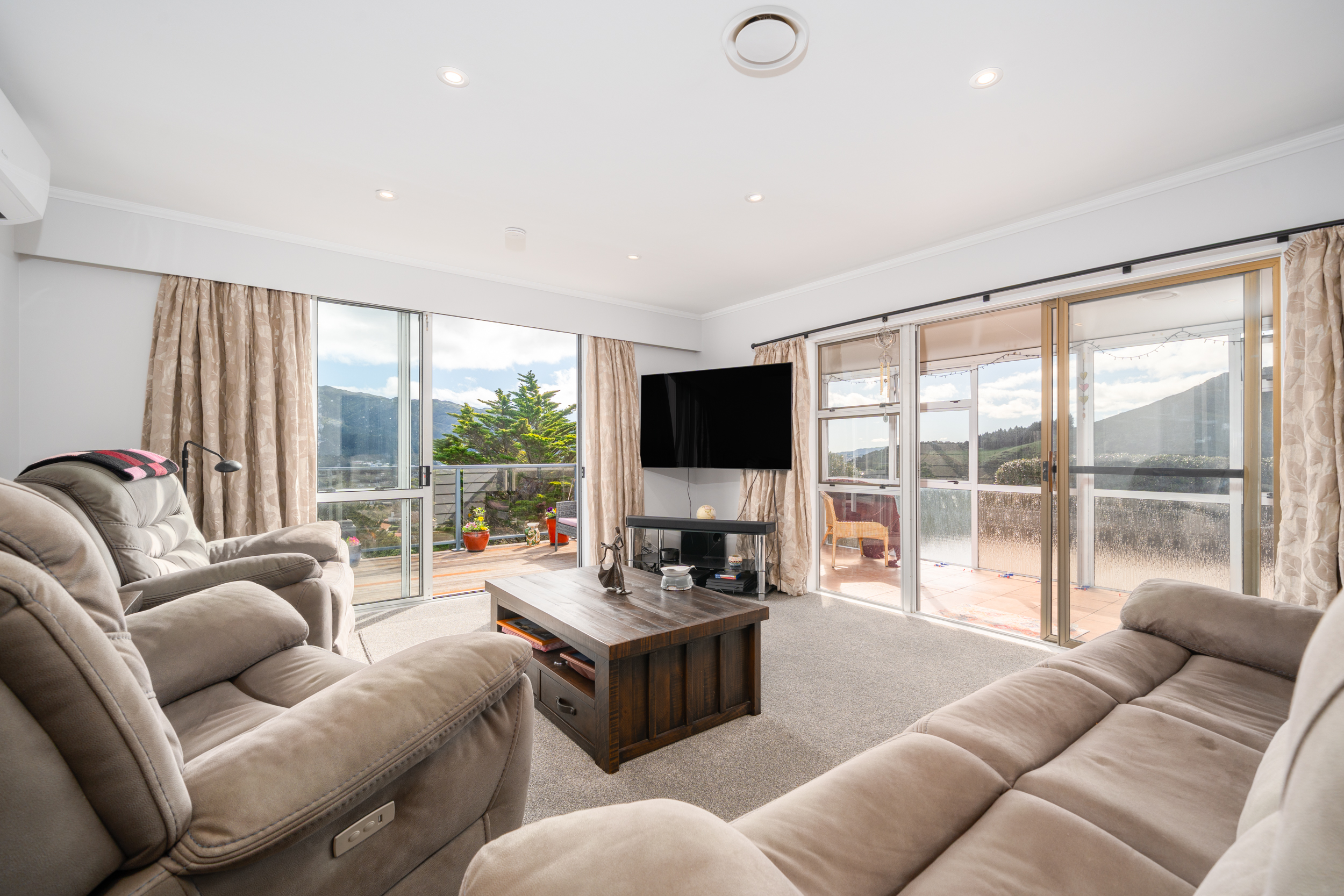 36 Woodman Drive, Tawa, Wellington, 6 Bedrooms, 0 Bathrooms, House