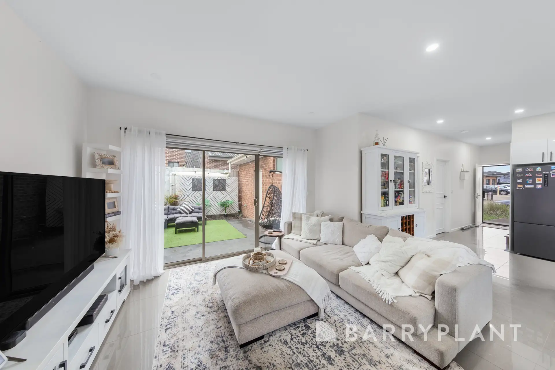 UNIT 1 49 IVANHOE AV, St Albans, North West Melbourne, 0房, 0浴, Townhouse