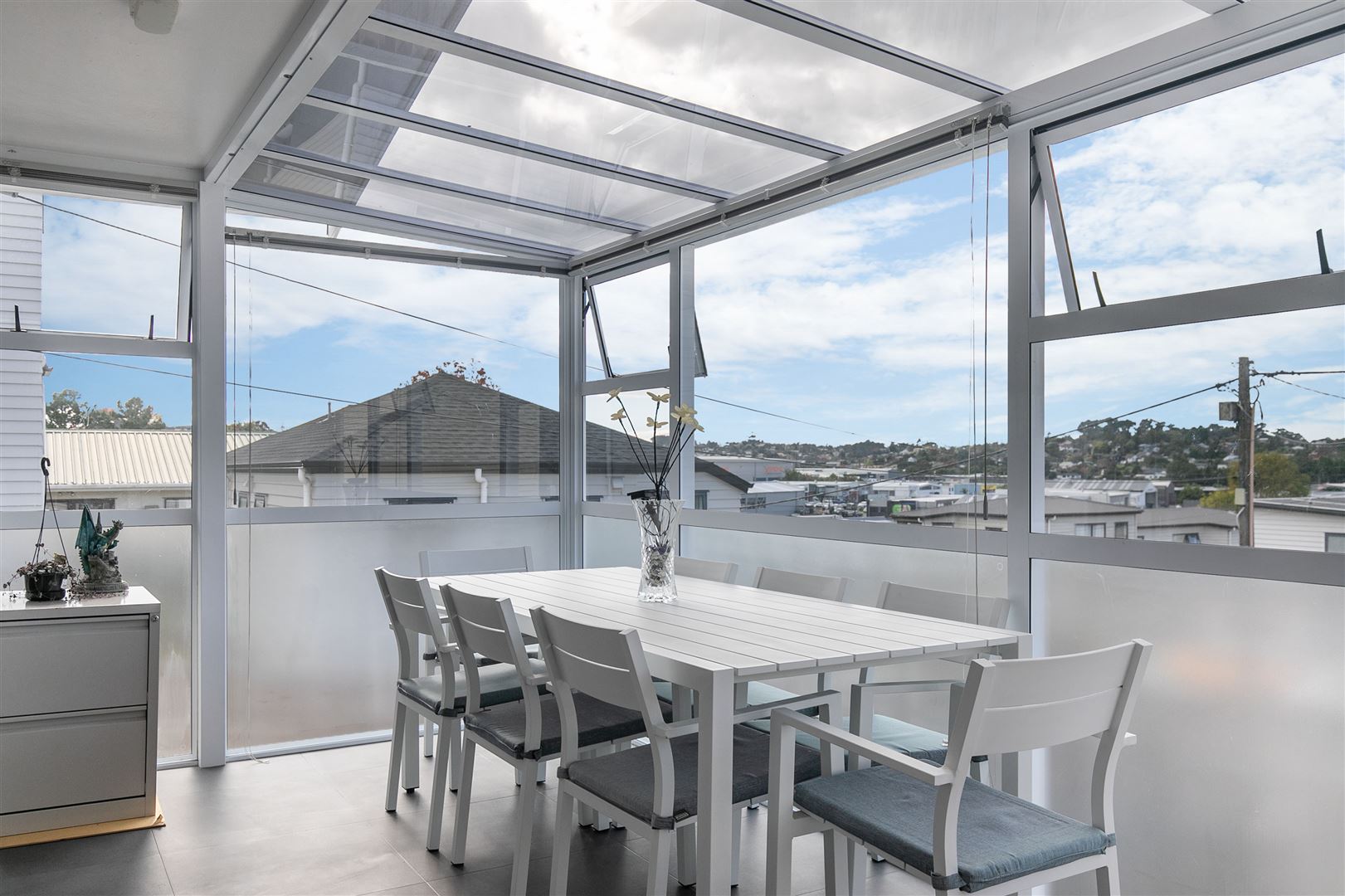 1/8 Woodall Place, Totara Vale, North Shore City, 2 રૂમ, 0 બાથરૂમ