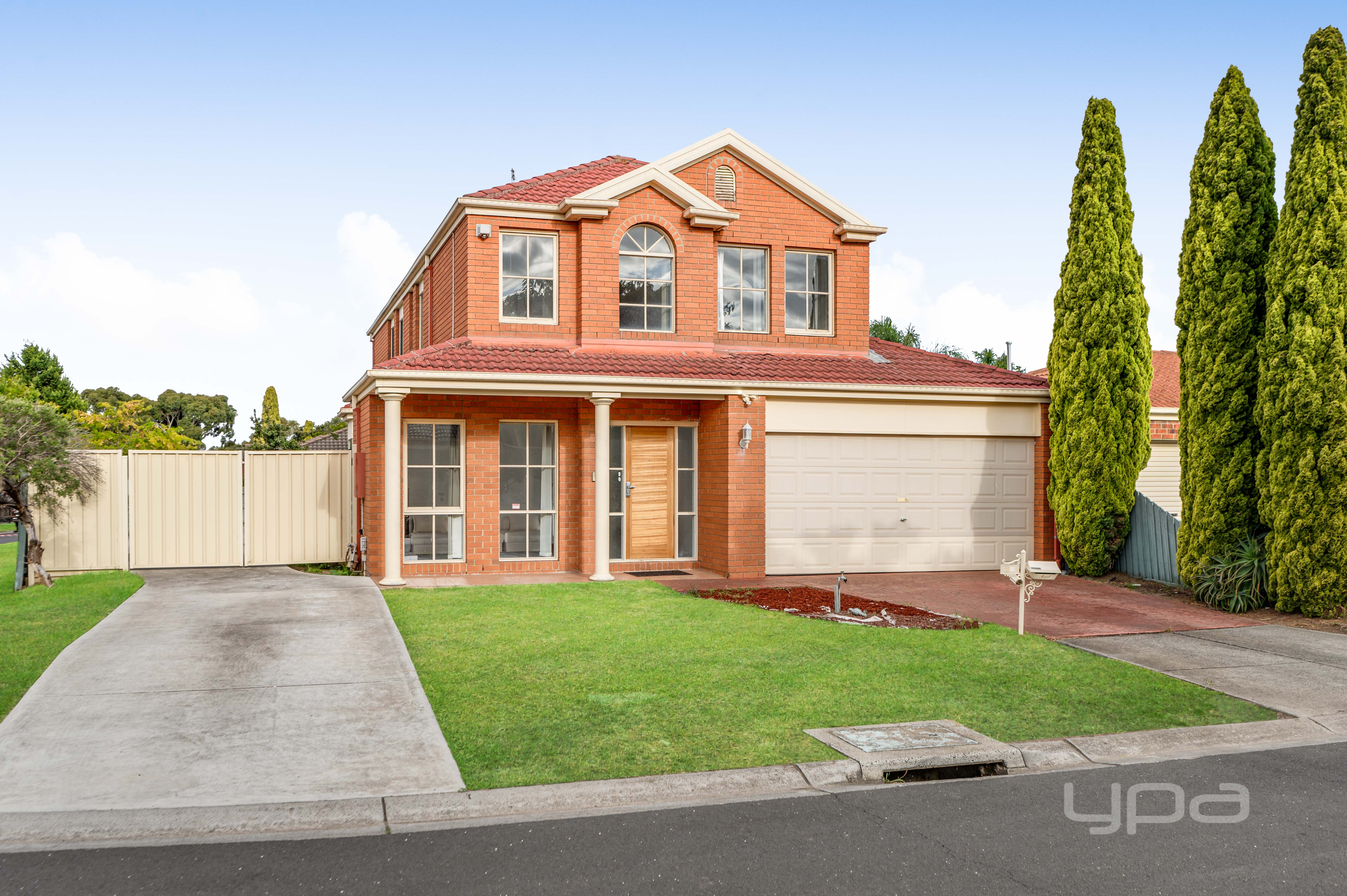 16 THOMPSON CR, Roxburgh Park, North Melbourne, 0 कमरे, 0 बाथरूम, House