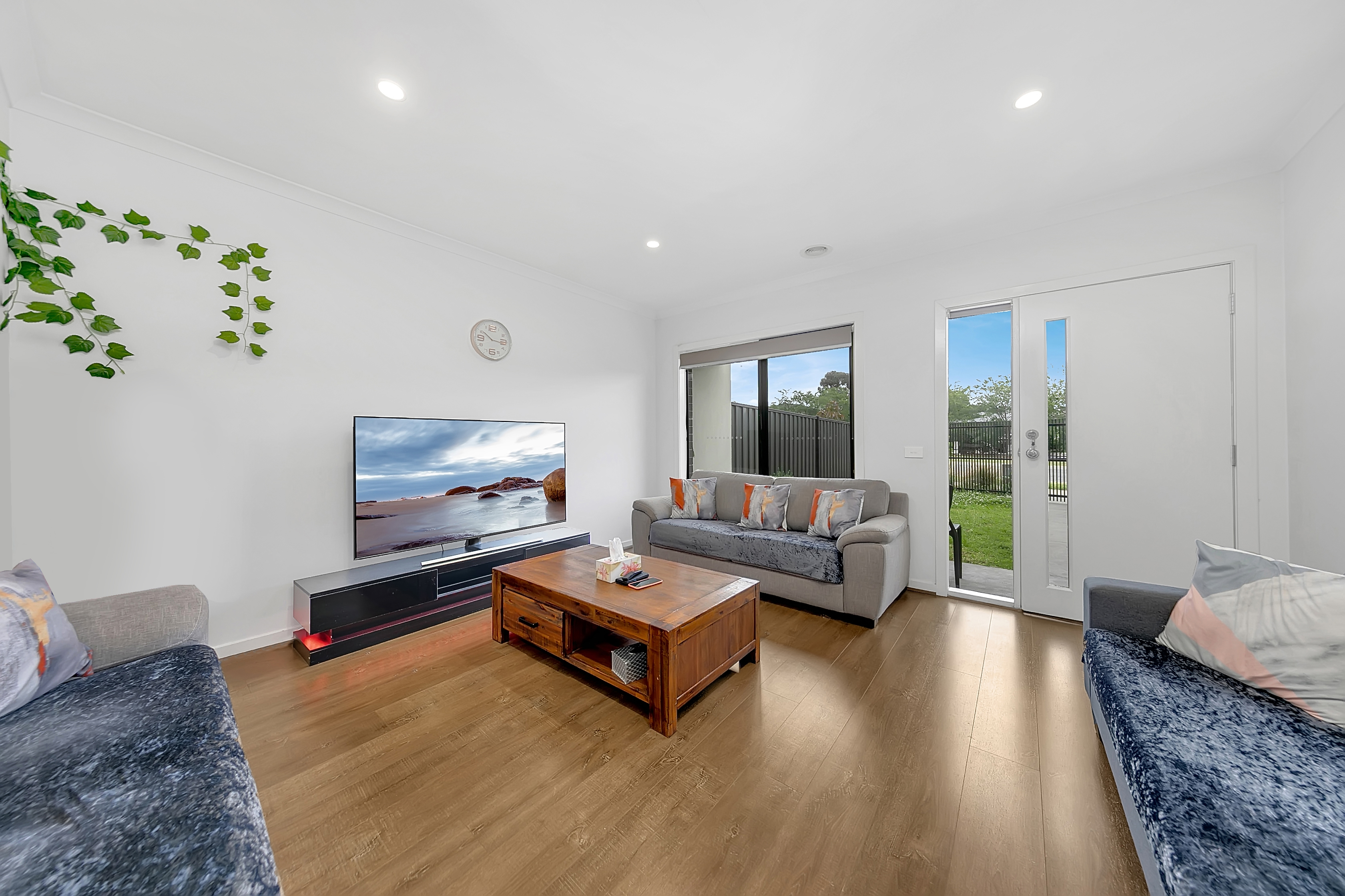 108 MARATHON BVD, Craigieburn, North Melbourne, 0 Kuwarto, 0 Banyo, Townhouse