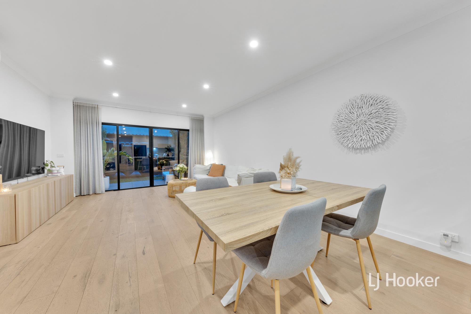 299 WATERHAVEN BVD, Point Cook, South West Melbourne, 0 habitaciones, 0 baños, Townhouse