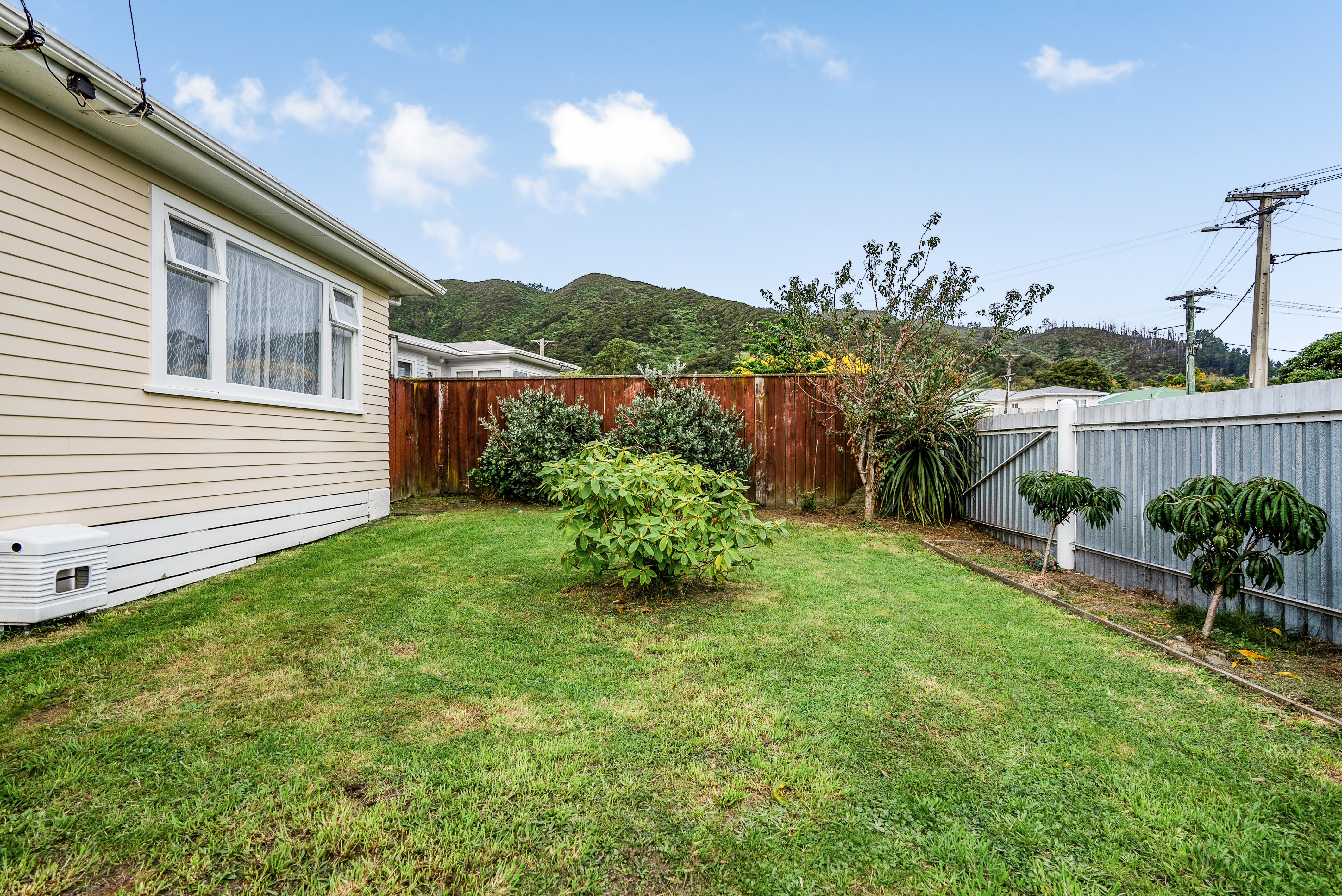 64 Russell Road, Wainuiomata, Lower Hutt, 3 Kuwarto, 1 Banyo, House