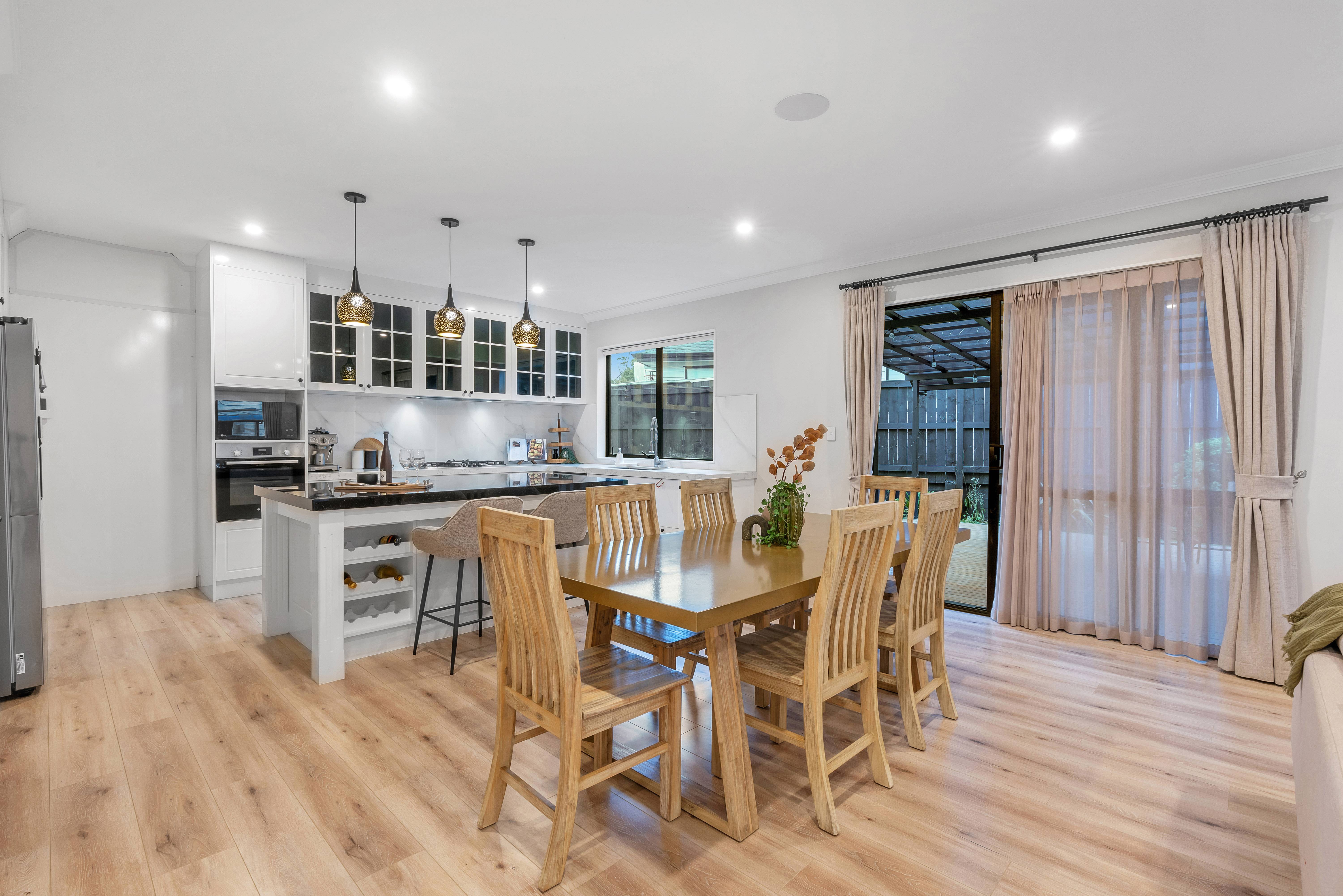 17 Oneills Road, Swanson, Waitakere City, 6 ห้องนอน, 4 ห้องน้ำ, House