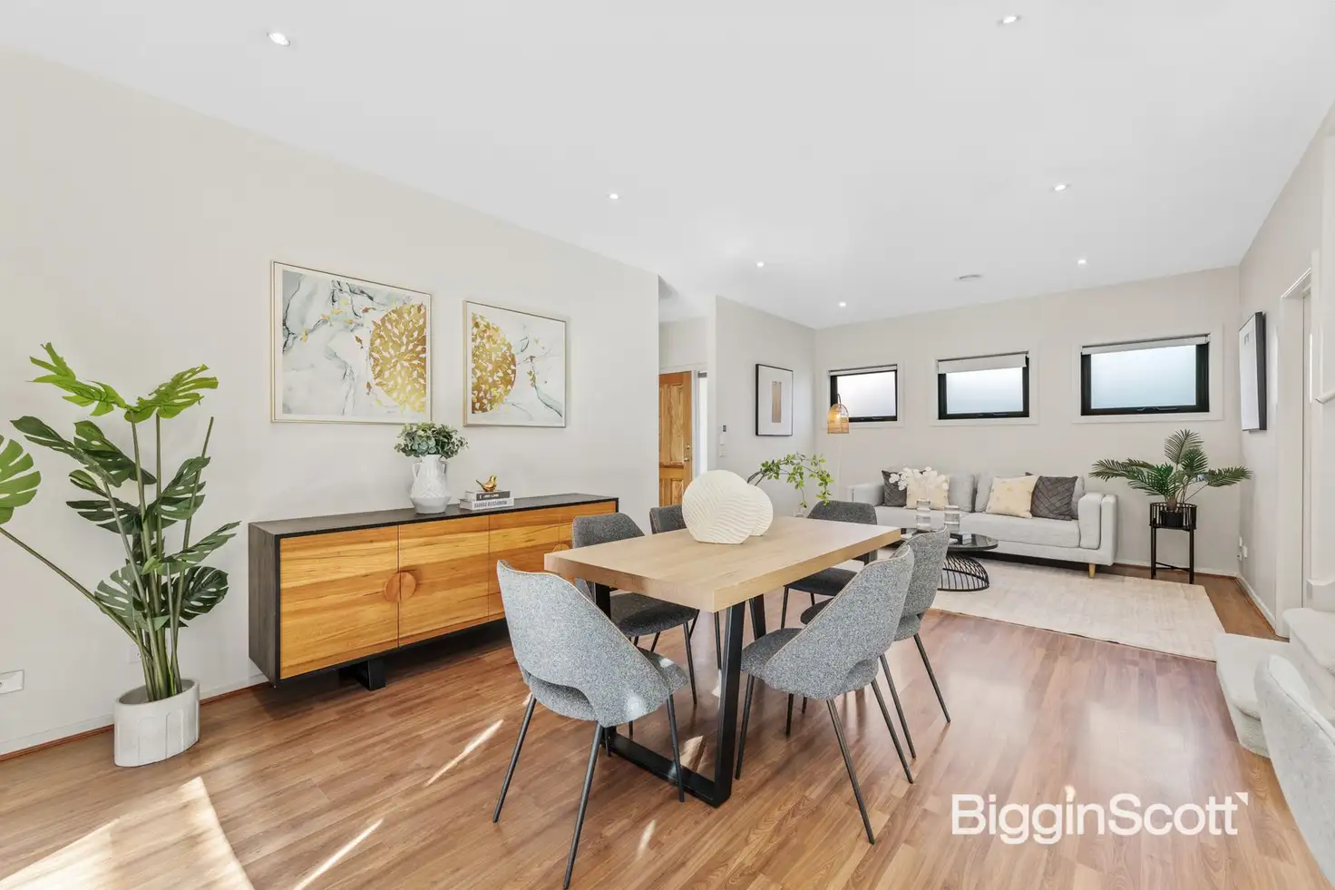 Unit 2/17 HIGH STREET, DONCASTER, 0 Kuwarto, 0 Banyo, Townhouse