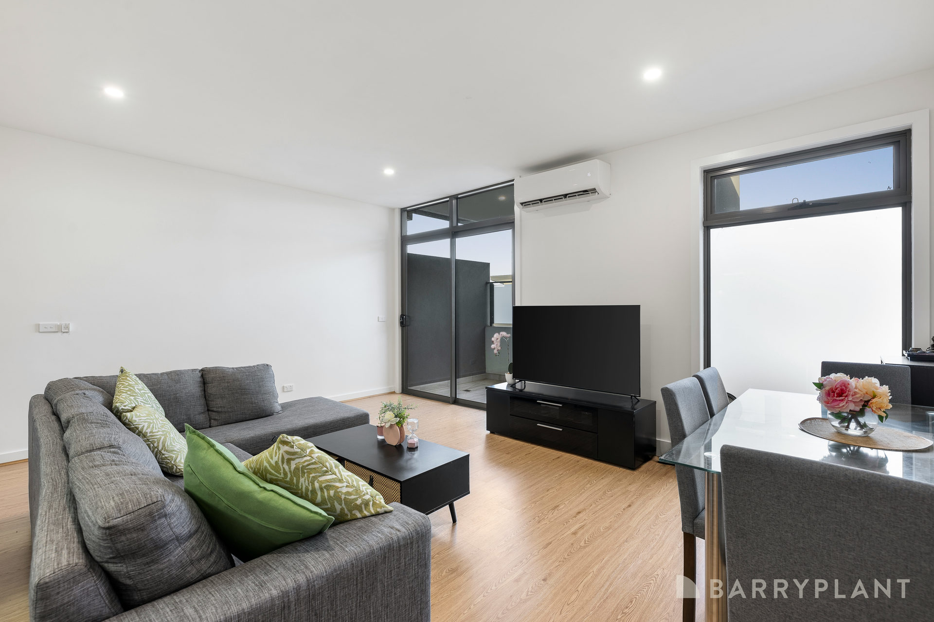 UNIT 2 11 BLAIR ST, Lilydale, East Melbourne, 0 غرف, 0 حمامات, Townhouse