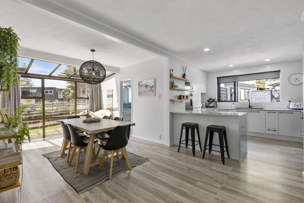 1/14 Arkles Strand, Arkles Bay, Rodney, 4 침실, 1 욕실, House