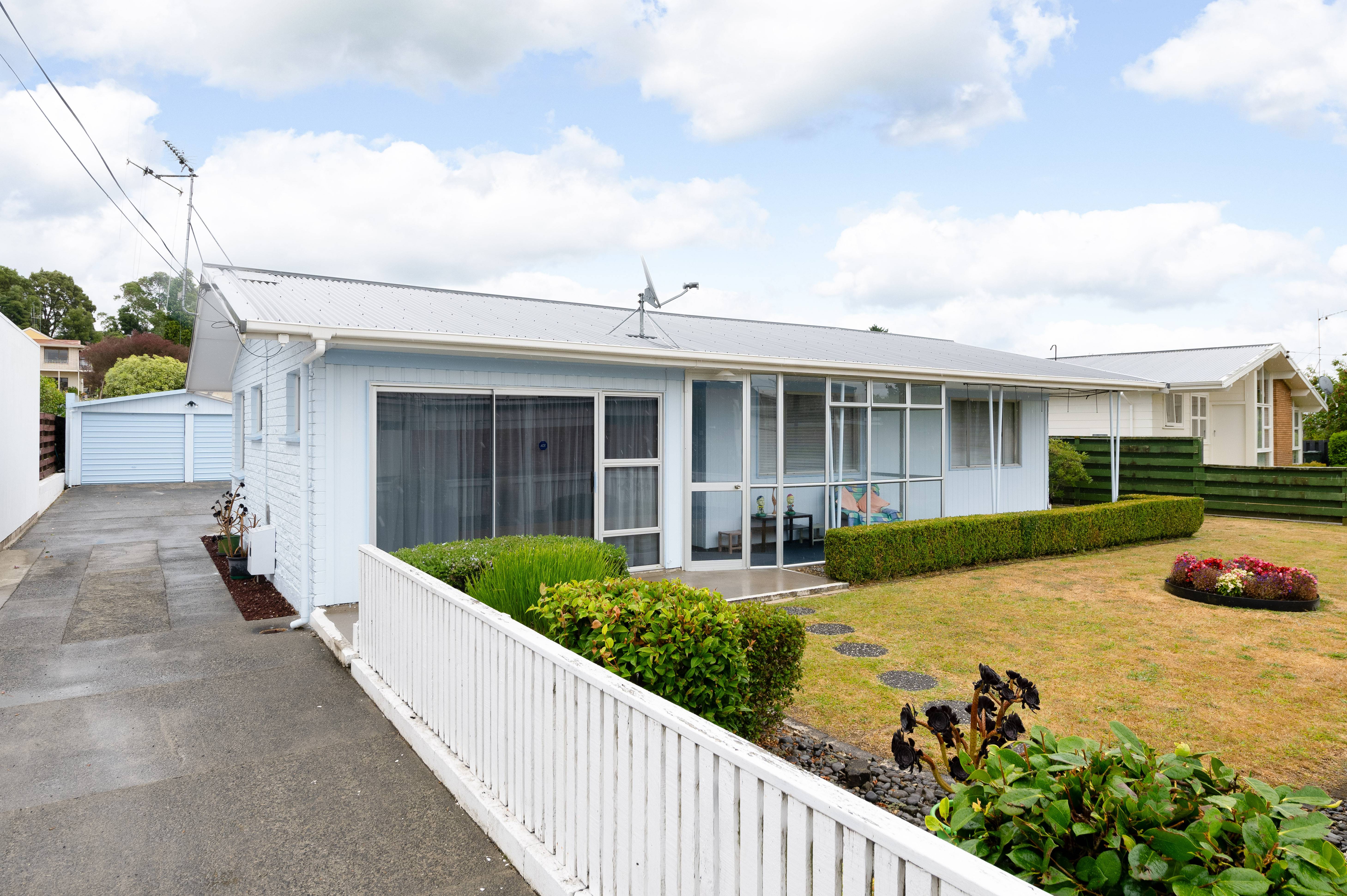 44 Macdonald Road, Glenview