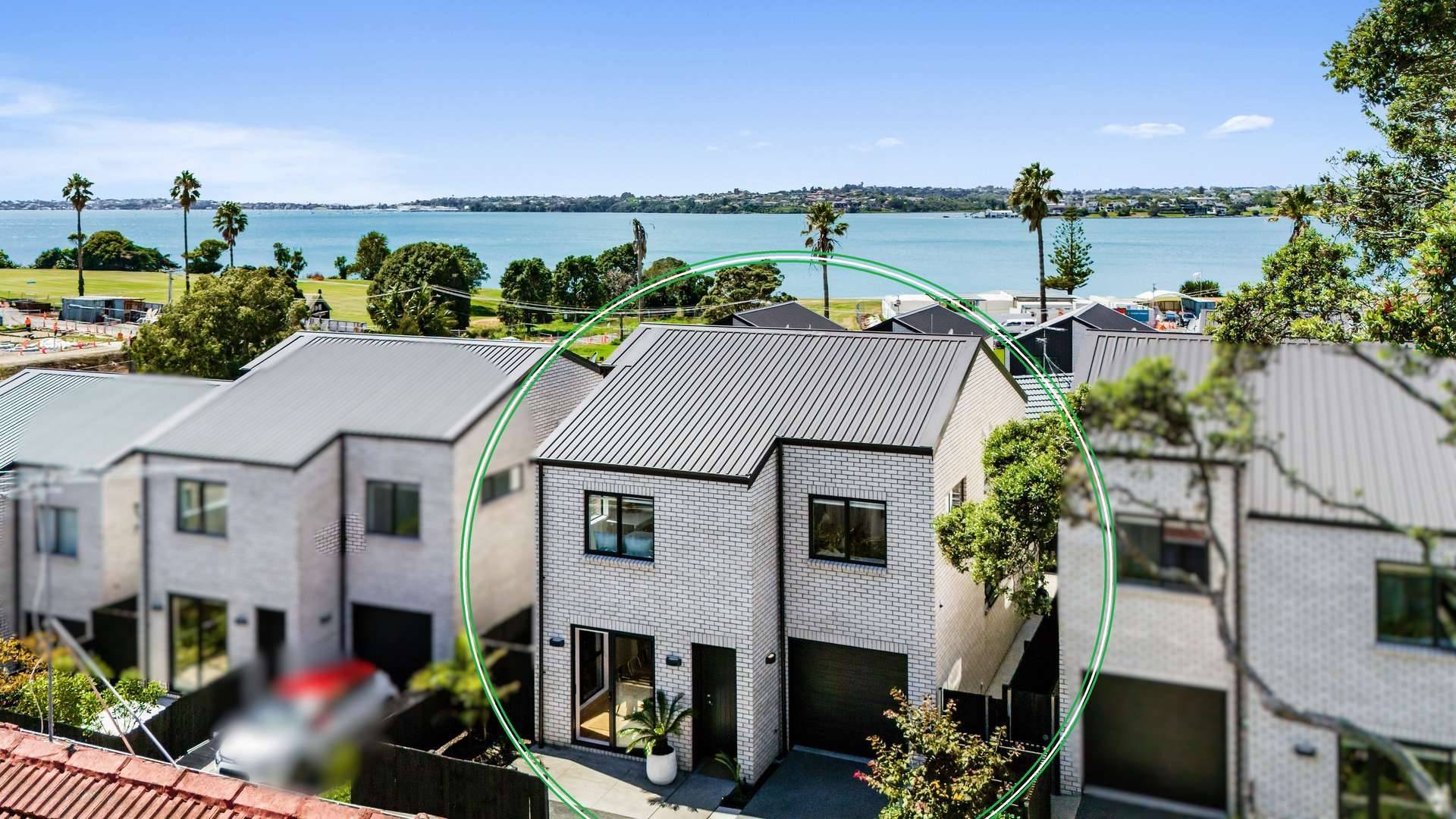 Residential  Mixed Housing Urban Zone