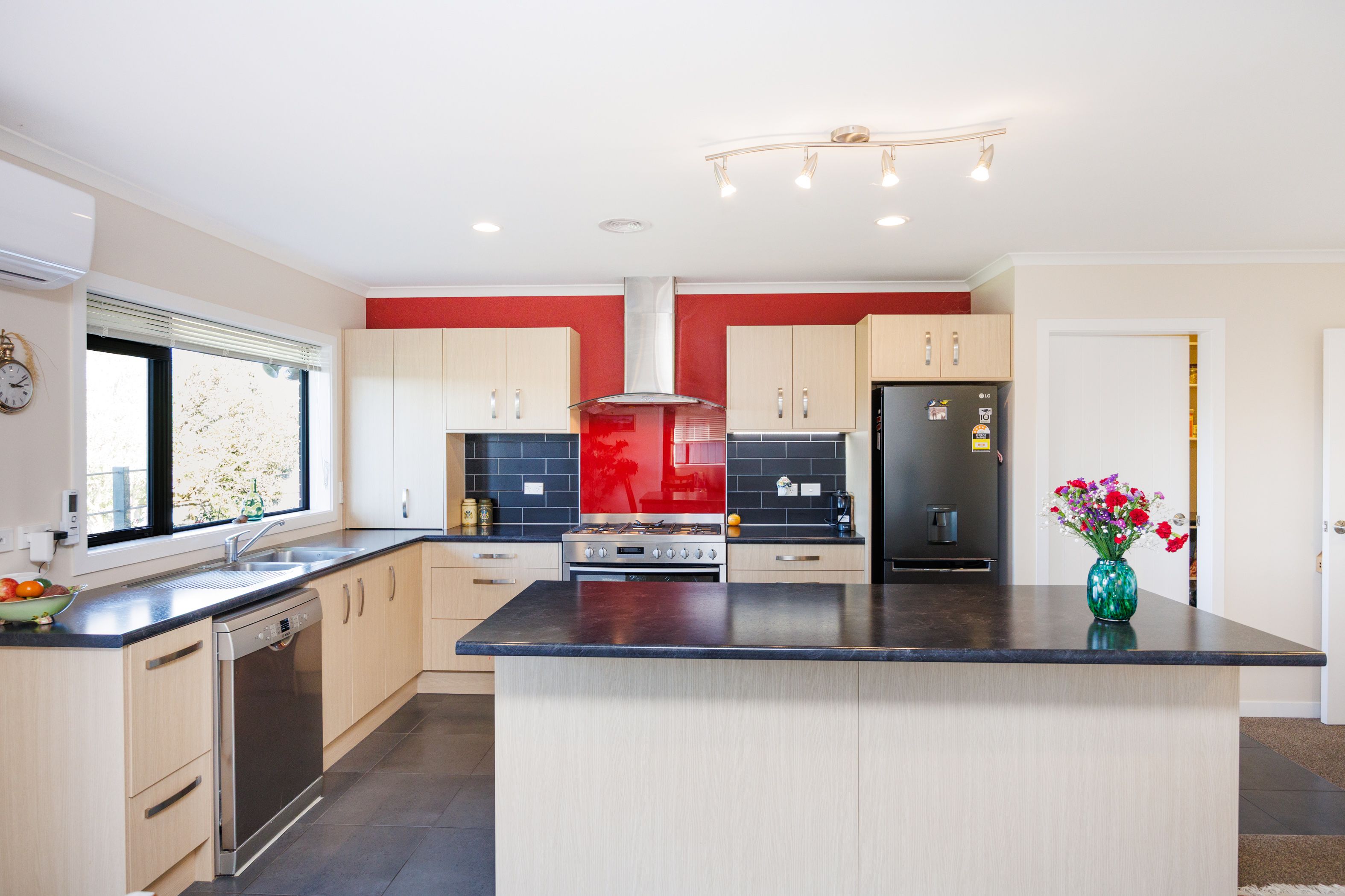 12 Ron Place, Fitzherbert, Palmerston North City, 3 rūma, 0 rūma horoi, House