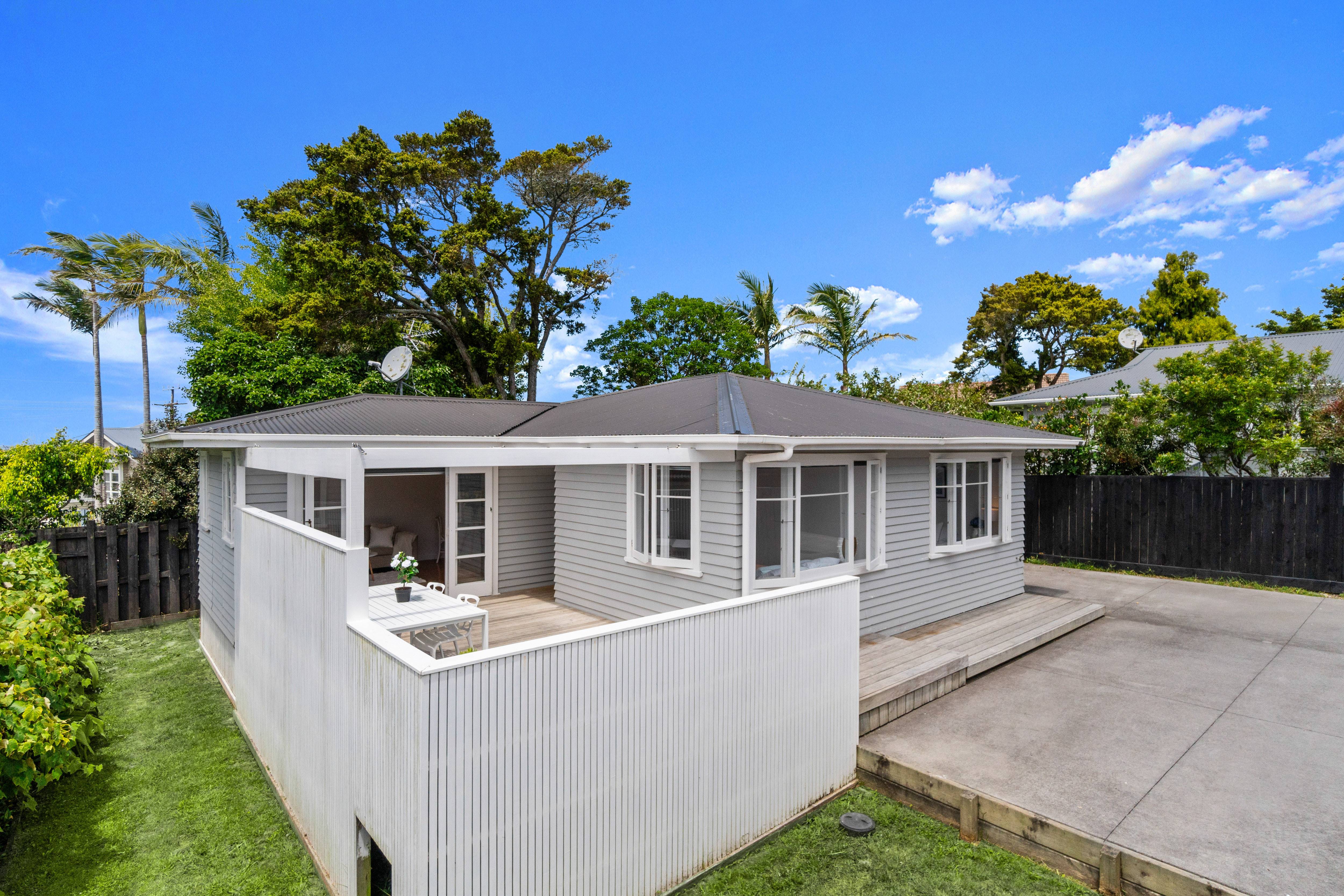 16a Fairfax Avenue, Northcote