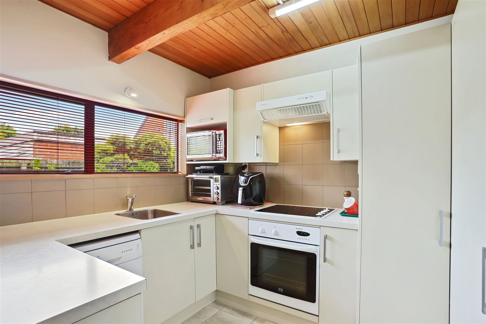 2/3 Celia Street, Redcliffs, Christchurch City, 3 Bedrooms, 0 Bathrooms, Townhouse
