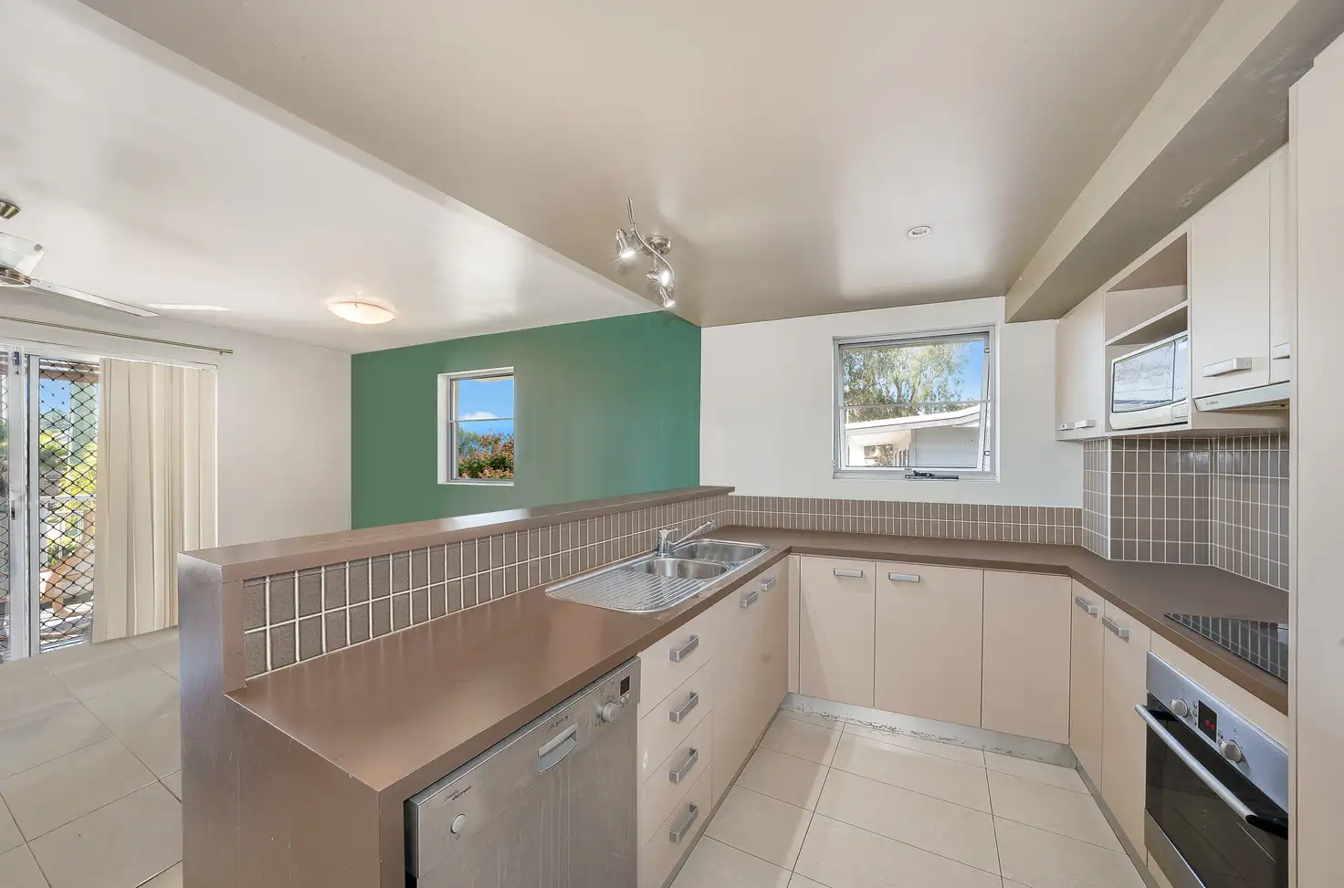 UNIT 8 12 EDWARD ST, Caboolture, Moreton Bay Region, 0 Bedrooms, 0 Bathrooms, Unit
