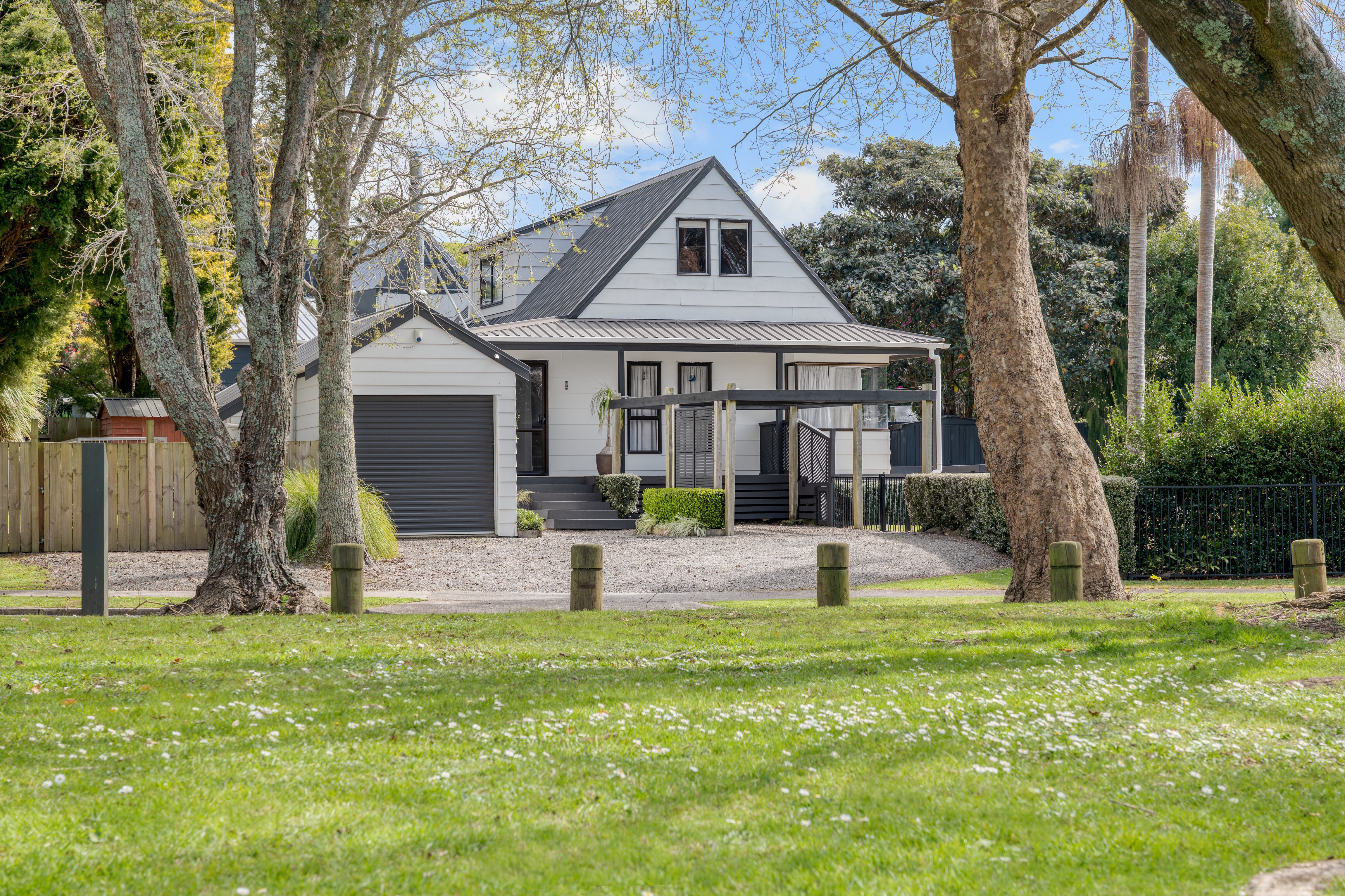 5 Pohutukawa Drive, Athenree