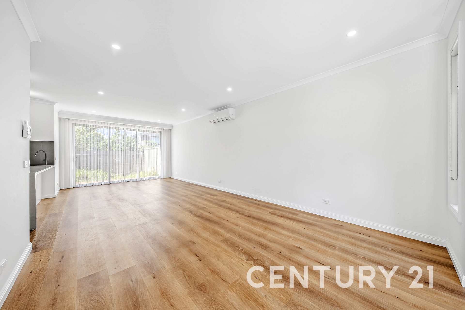 18 LATHAM CR, Dandenong North, South East Melbourne, 0 침실, 0 욕실, Townhouse