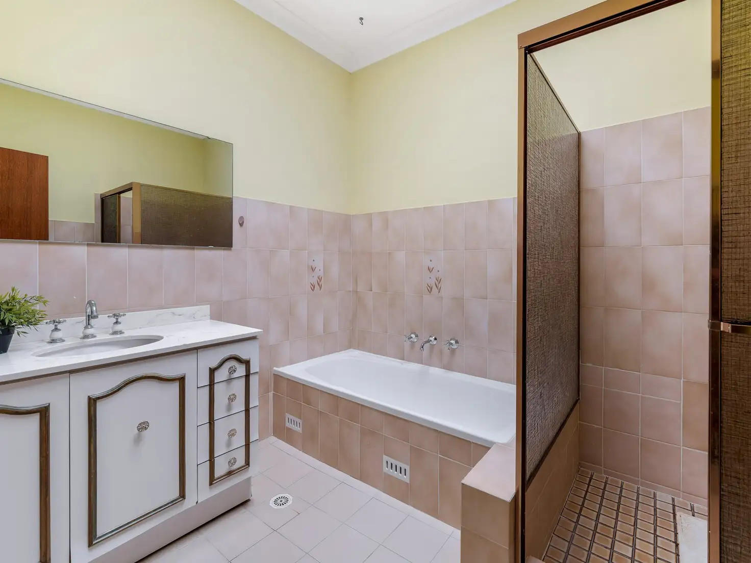 UNIT 4 19-21 CONNEMARRA ST, Bexley, South Western Suburbs, 0 ਕਮਰੇ, 0 ਬਾਥਰੂਮ, Townhouse