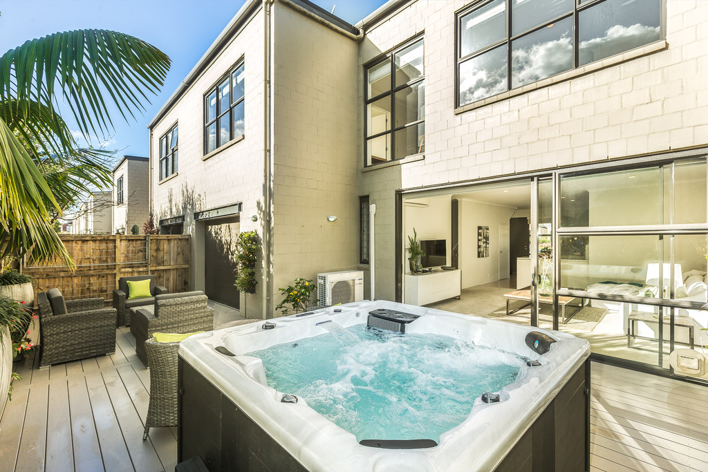 Residential  Mixed Housing Urban Zone