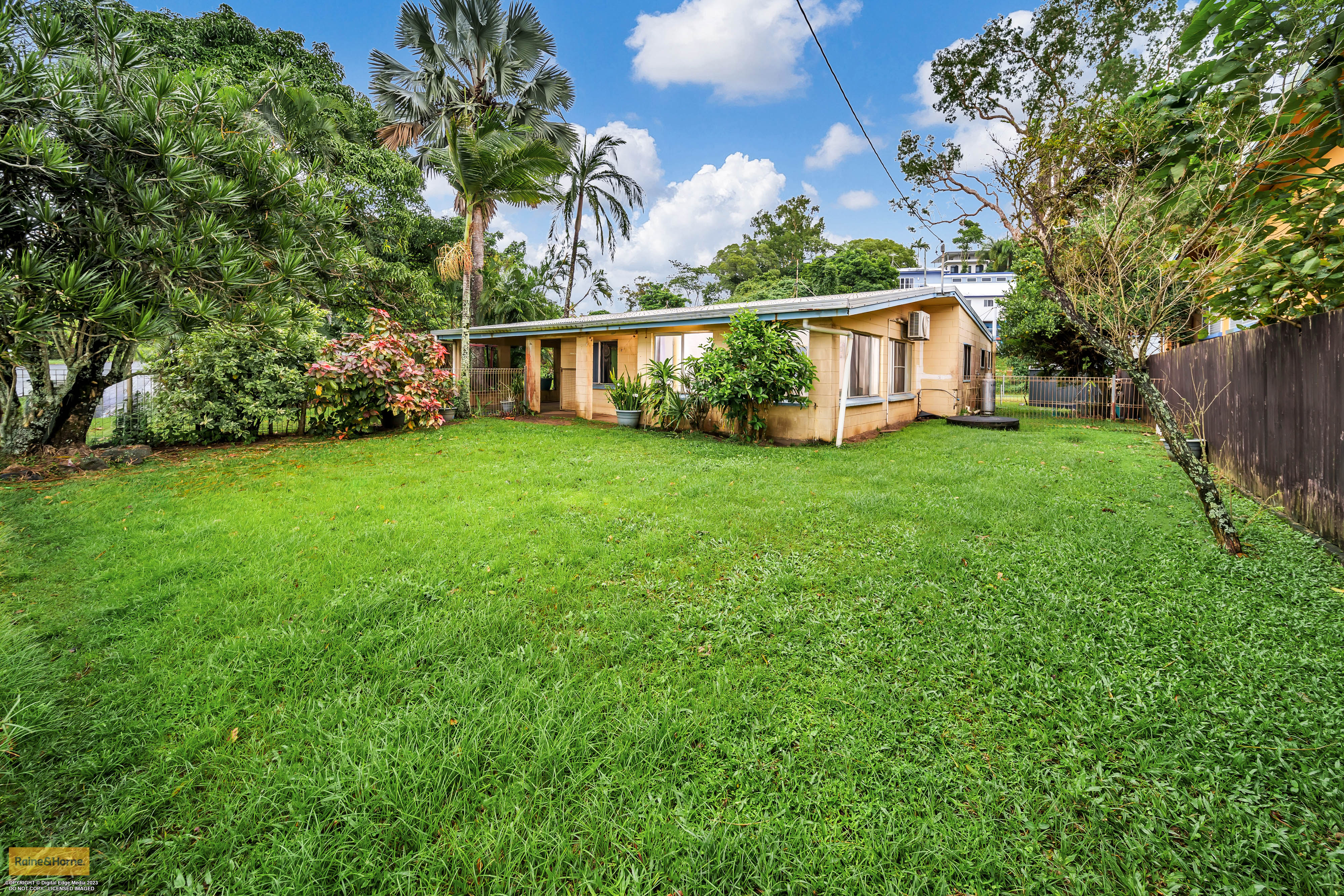7 ELIZABETH ST, Flying Fish Point, Cairns, 0 rūma, 0 rūma horoi, House