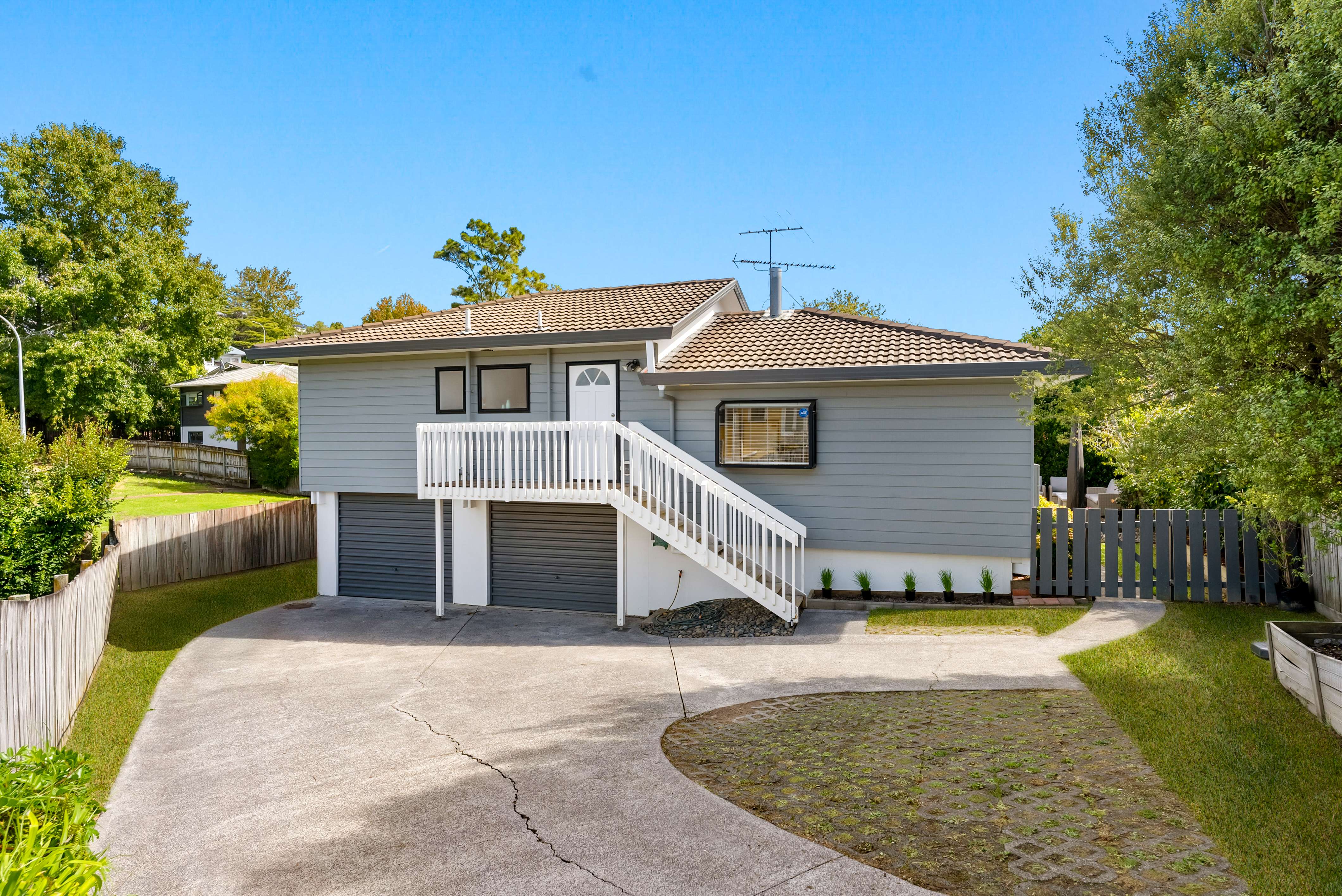 2/13 Heather Place, Sunnynook, North Shore City, 3 침실, 1 욕실, House
