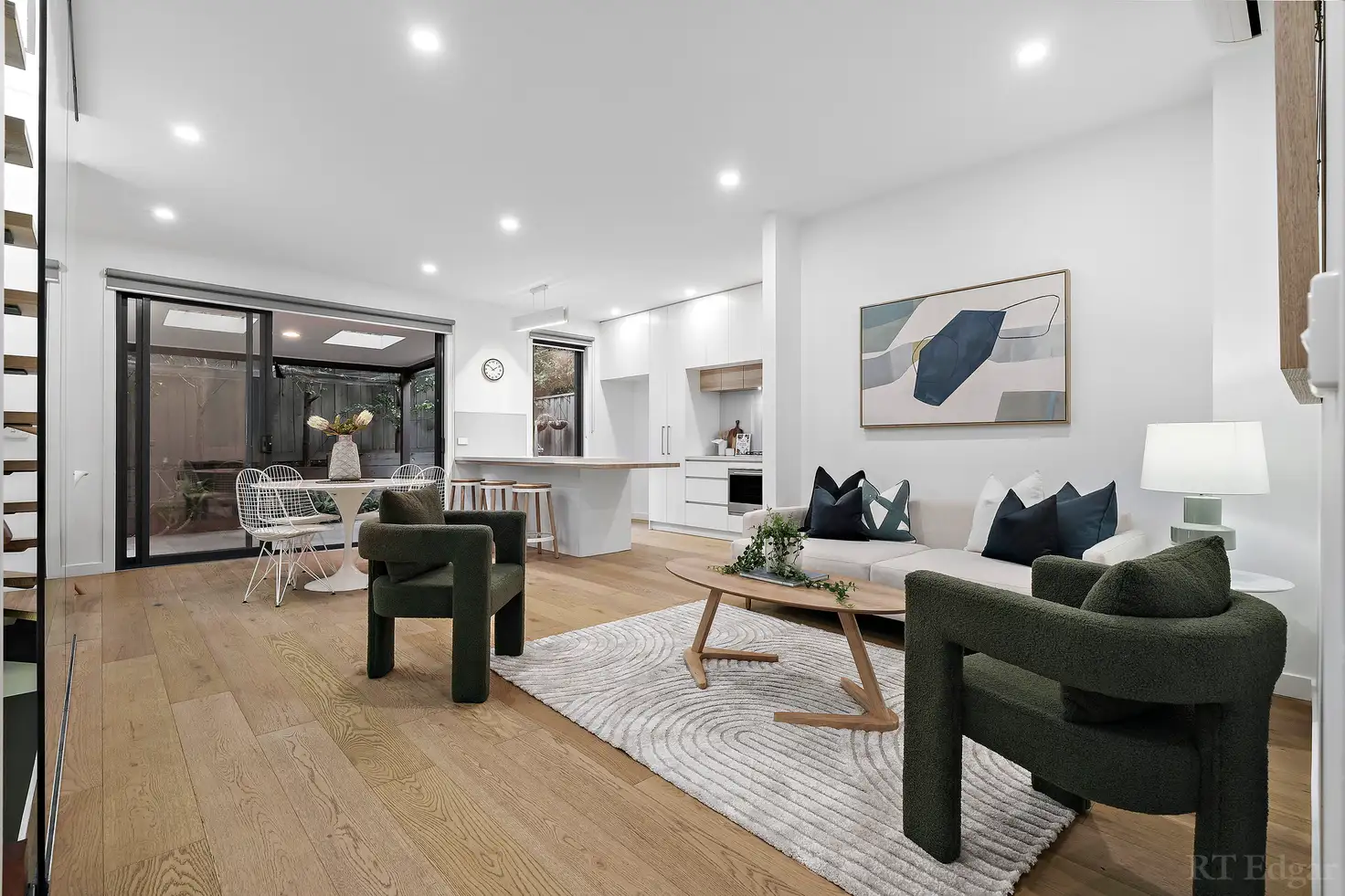 UNIT 2 35 ROSS ST, Doncaster East, Inner East Melbourne, 0 कमरे, 0 बाथरूम, Townhouse