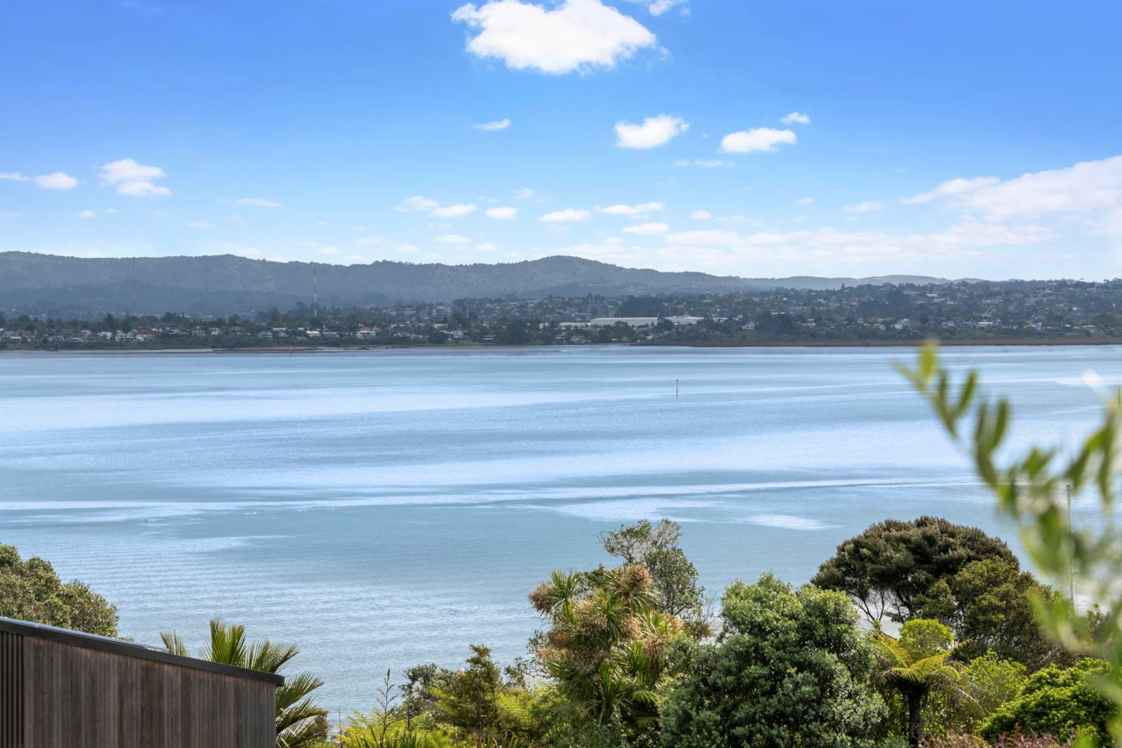 2/13 Valhalla Drive, Beach Haven, Auckland - North Shore, 3 habitaciones, 2 baños, House