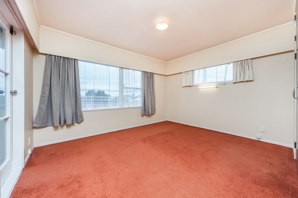 6 Graham Avenue, Te Atatu Peninsula, Waitakere City, 7 Kuwarto, 2 Banyo
