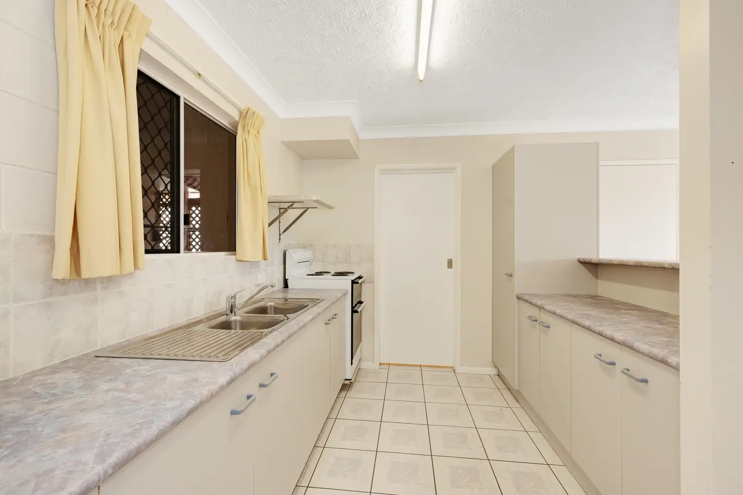 TUFFLEY COURT 21-23 TUFFLEY ST, West End, Townsville, 0房, 0浴, Townhouse