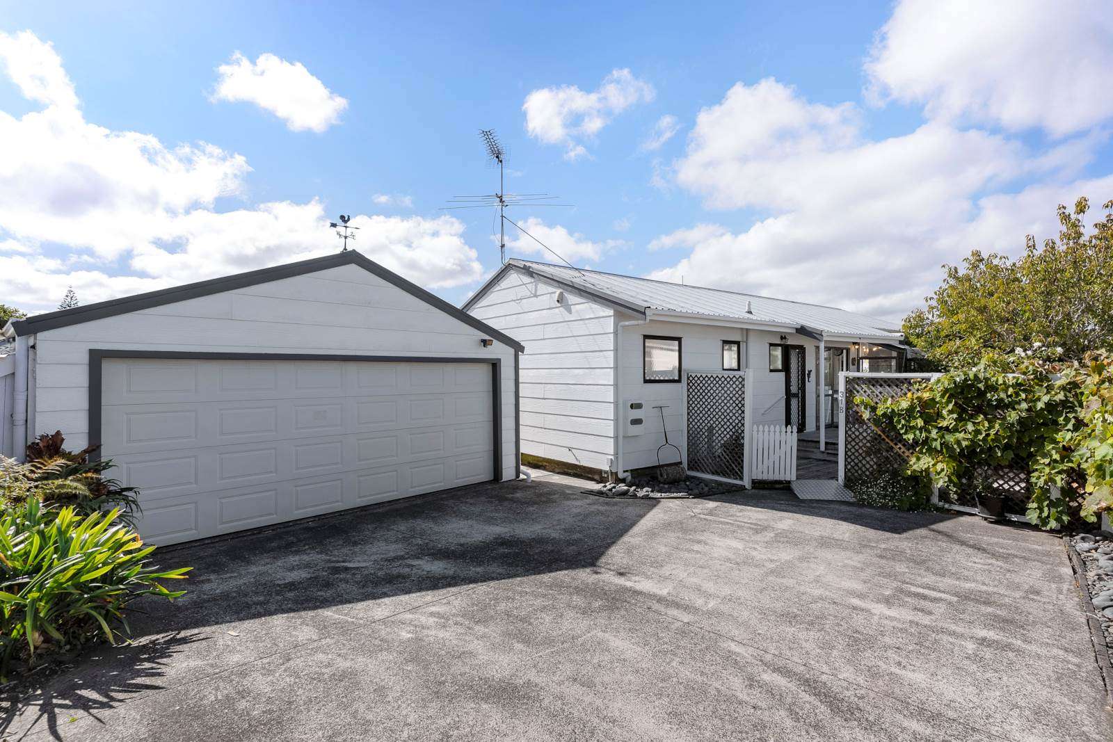 2/31 Glenview Road, Glen Eden, Waitakere City, 3 rūma, 1 rūma horoi, House