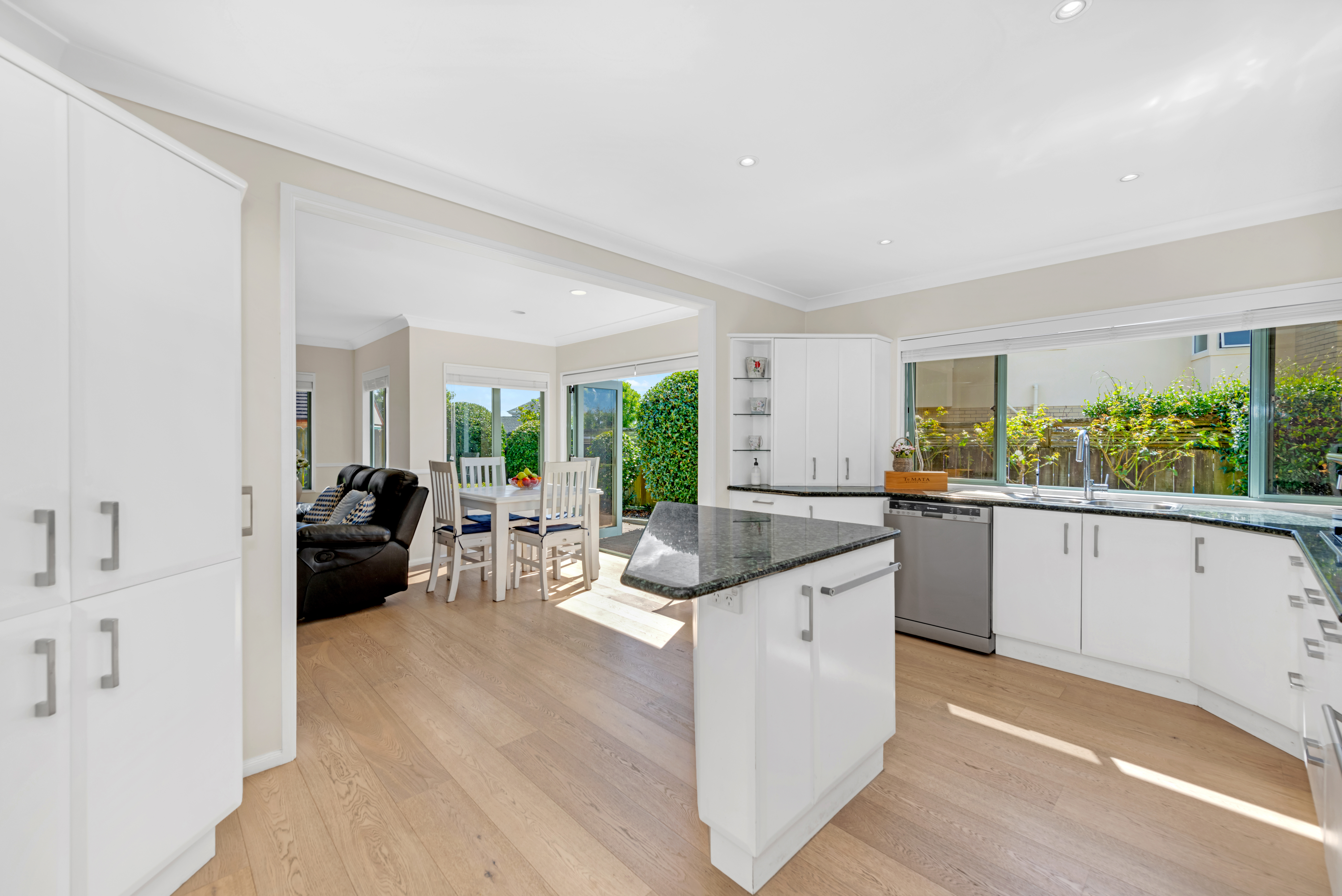 13 Westerham Drive, Dannemora, Manukau City, 6 कमरे, 3 बाथरूम, House