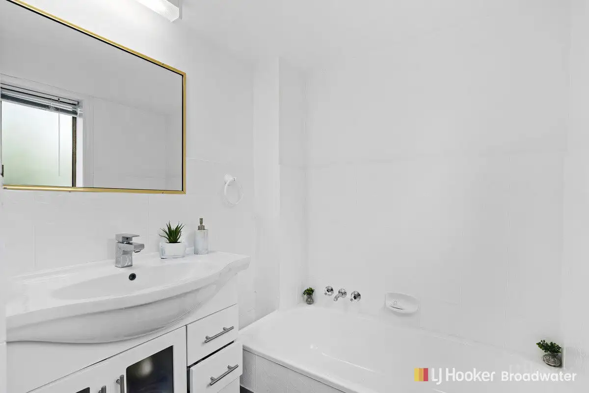 UNIT 2 15 BURROWS ST, Biggera Waters, Gold Coast, 0 Kuwarto, 0 Banyo, Unit