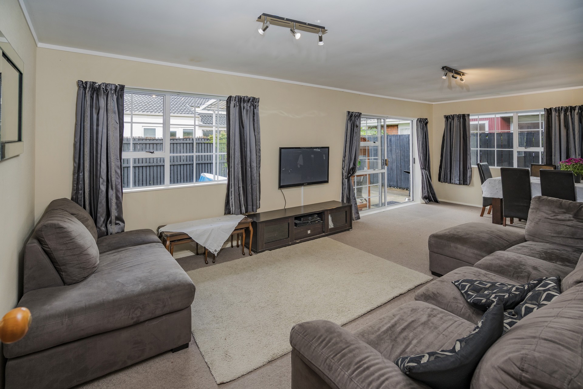 1 Tate Grove, Half Moon Bay, Manukau City, 3 ਕਮਰੇ, 2 ਬਾਥਰੂਮ