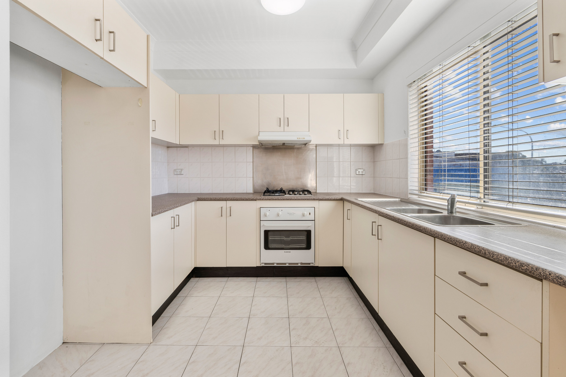 UNIT 10 2 PHILIP ST, Strathfield, Inner West, 0 غرف, 0 حمامات, Unit