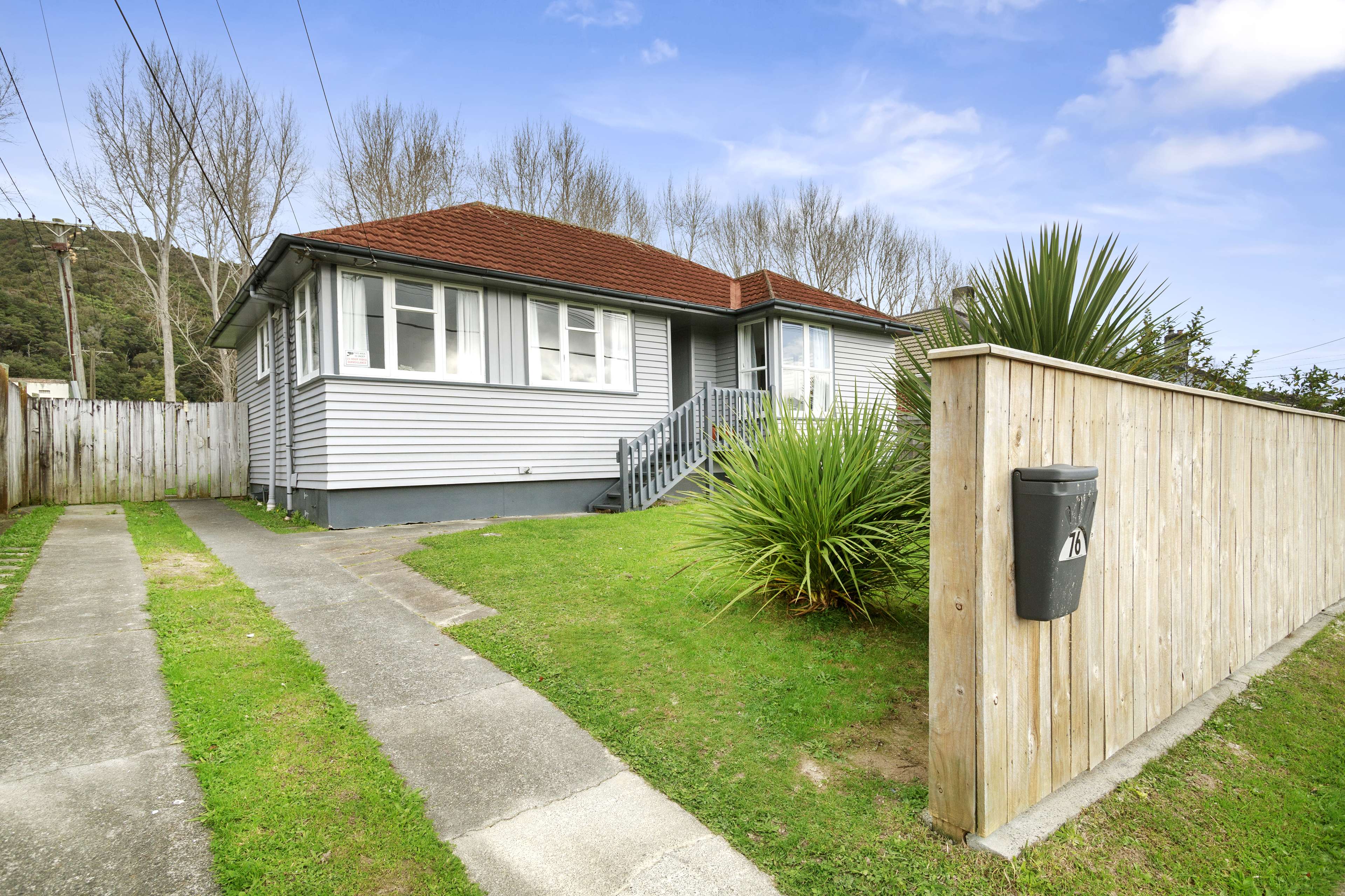 76 Strand Crescent, Naenae, Lower Hutt, 2 Kuwarto, 1 Banyo, House