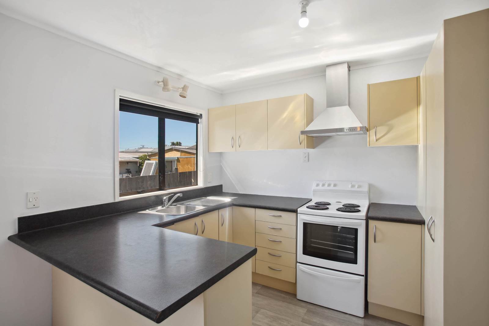 48 Clendon Avenue, Papatoetoe, Manukau City, 2 غرف, 1 حمامات, House