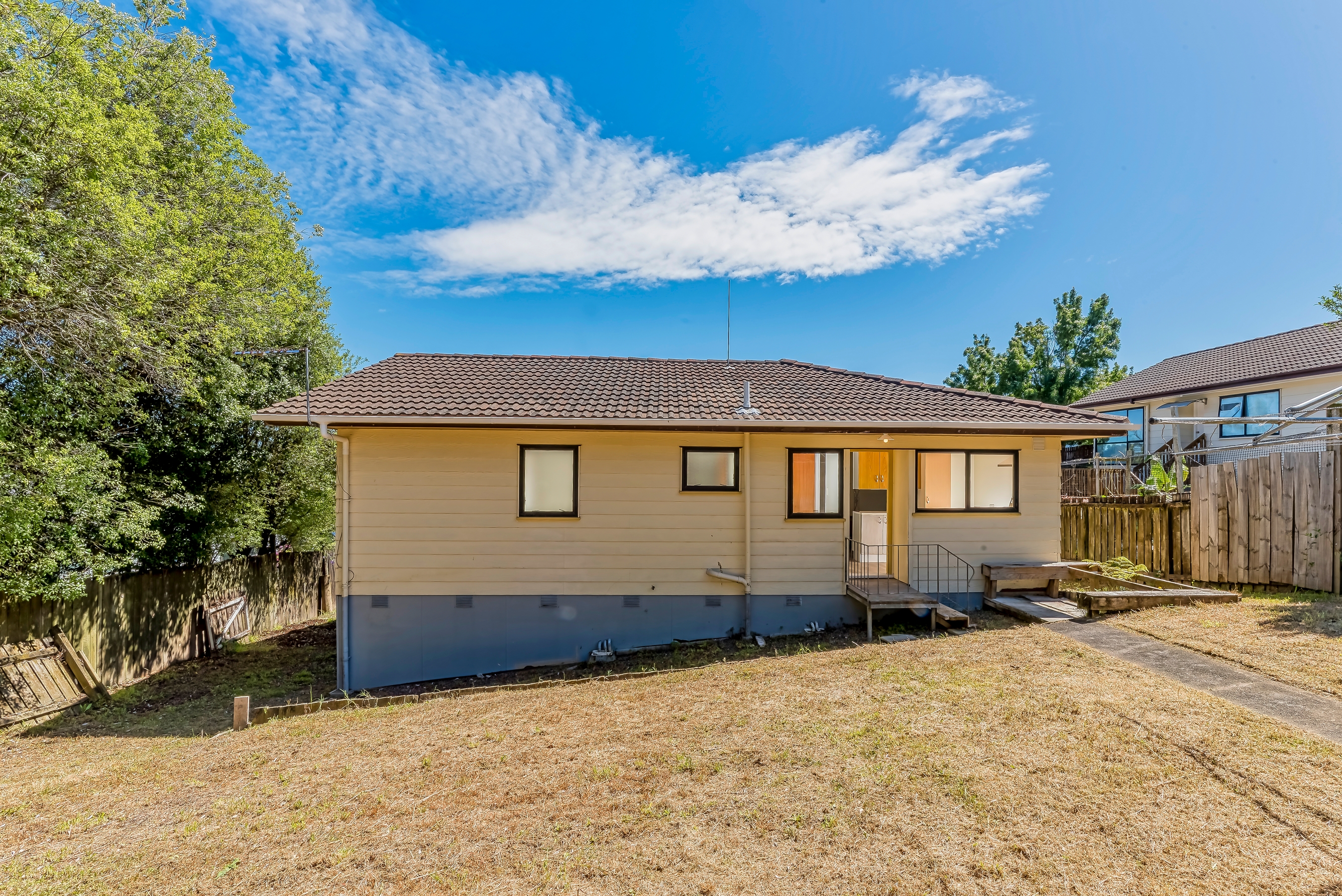 6 Holmes Drive, Massey, Waitakere City, 3 Kuwarto, 1 Banyo, House