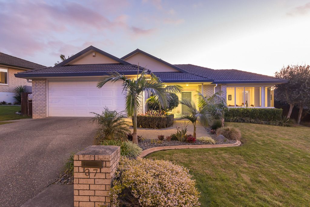 37 Moyrus Crescent, East Tamaki Heights