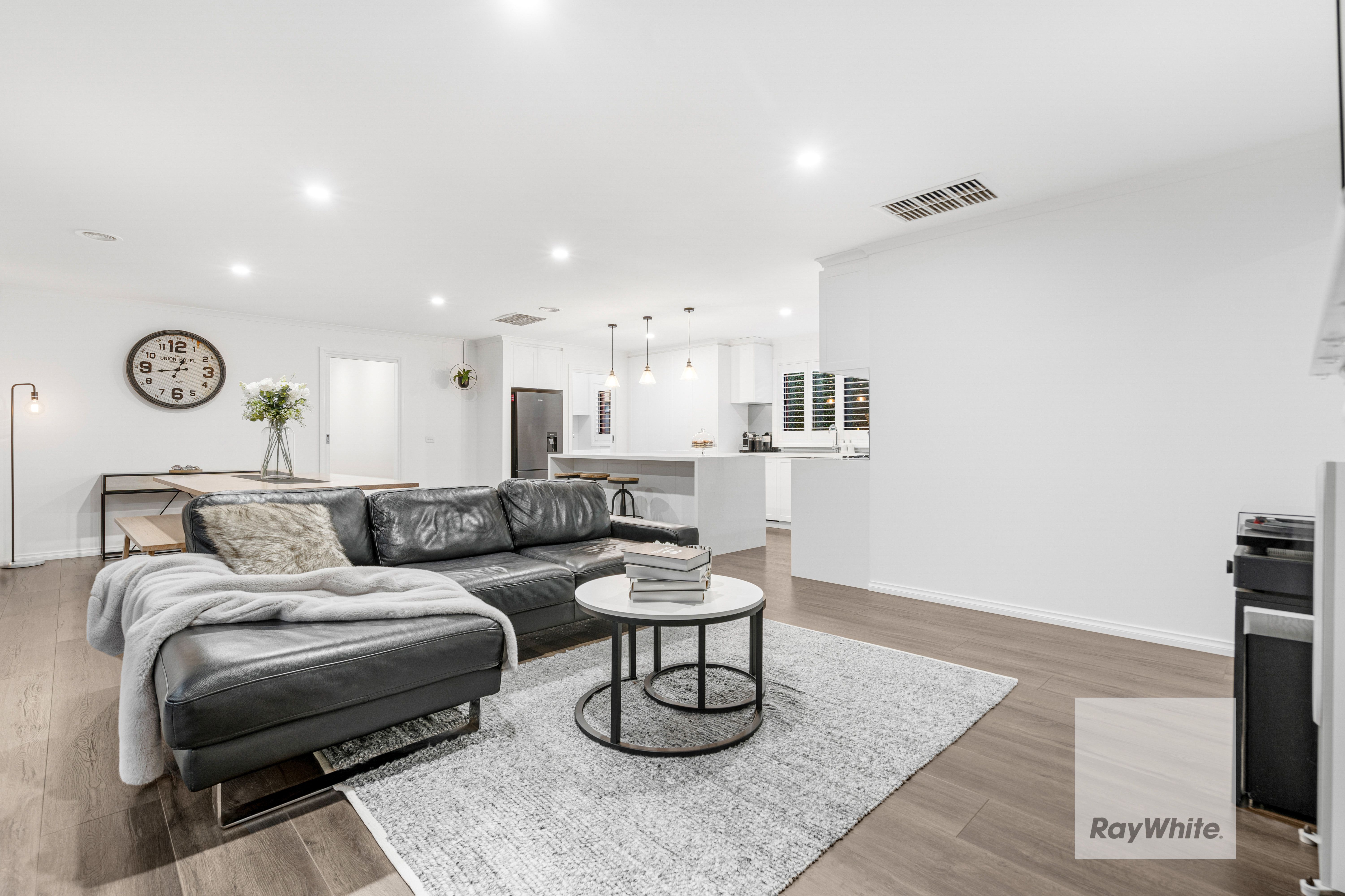 17 BLAKEVILLE DR, Caroline Springs, Western Melbourne, 0 कमरे, 0 बाथरूम, House