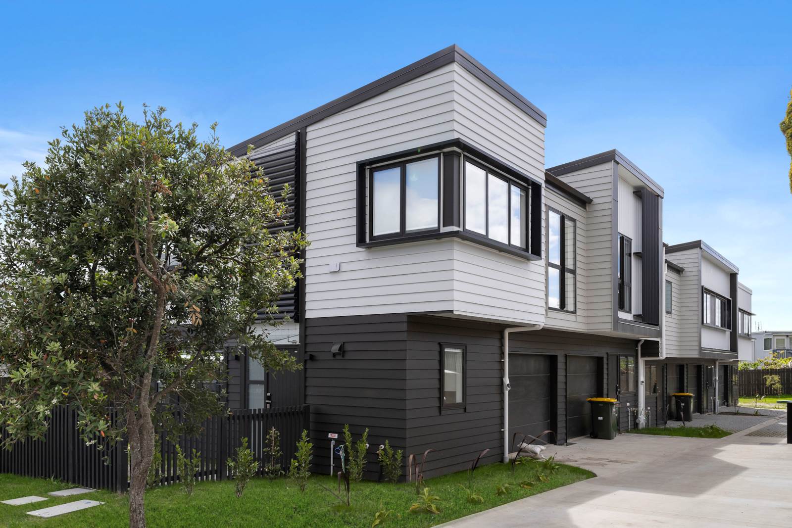 15d Pipitea Place, Massey, Waitakere City, 3 Bedrooms, 2 Bathrooms, Townhouse