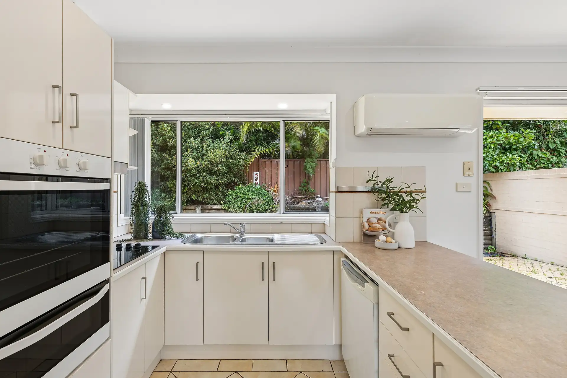 UNIT 10 2 CHAPMAN CR, Avoca Beach, Central Coast, 0房, 0浴, Townhouse