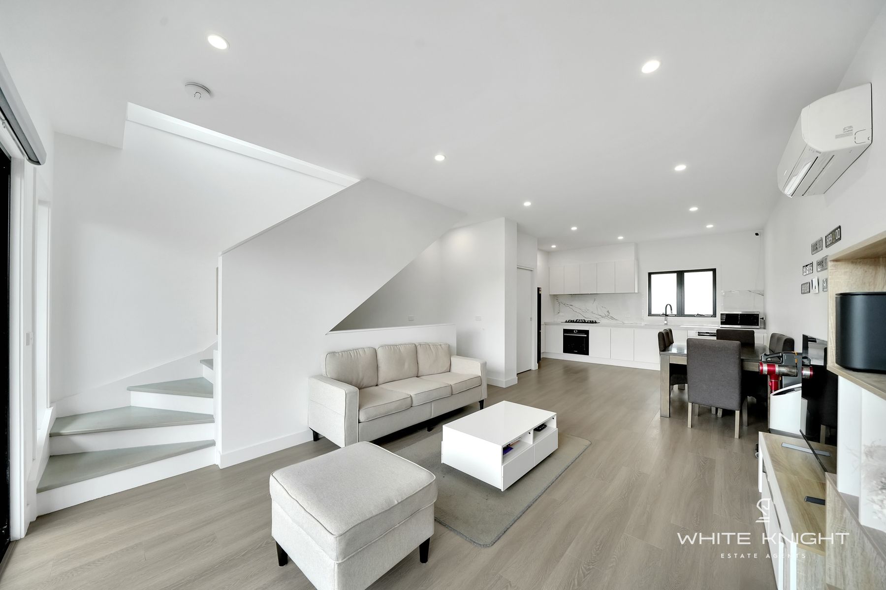 UNIT 2 12 GEORGE ST, Sunshine, Western Melbourne, 0 rūma, 0 rūma horoi, Townhouse