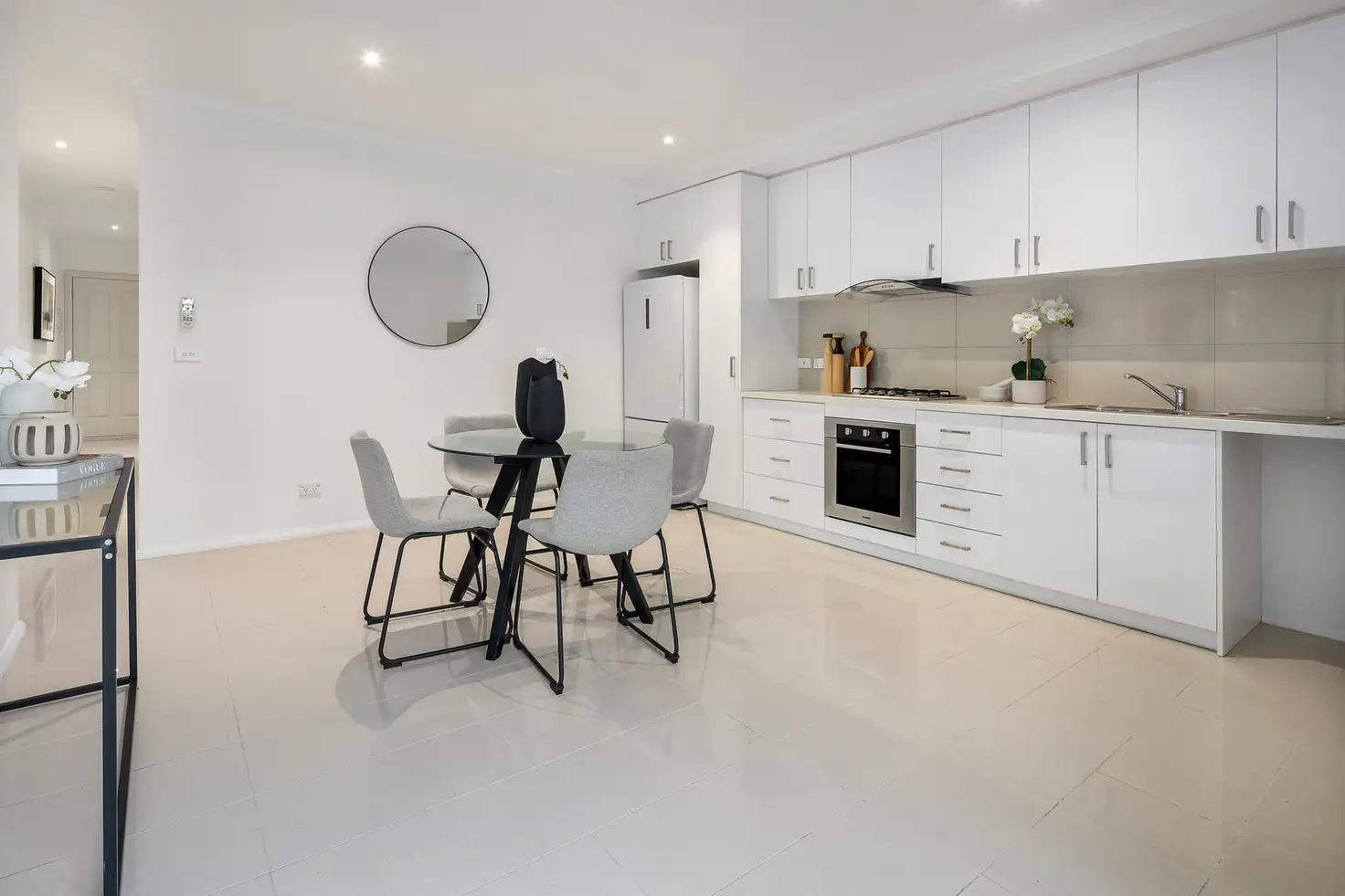 UNIT 3 10 FORTUNA ST, Clayton, Bayside, 0房, 0浴, Townhouse
