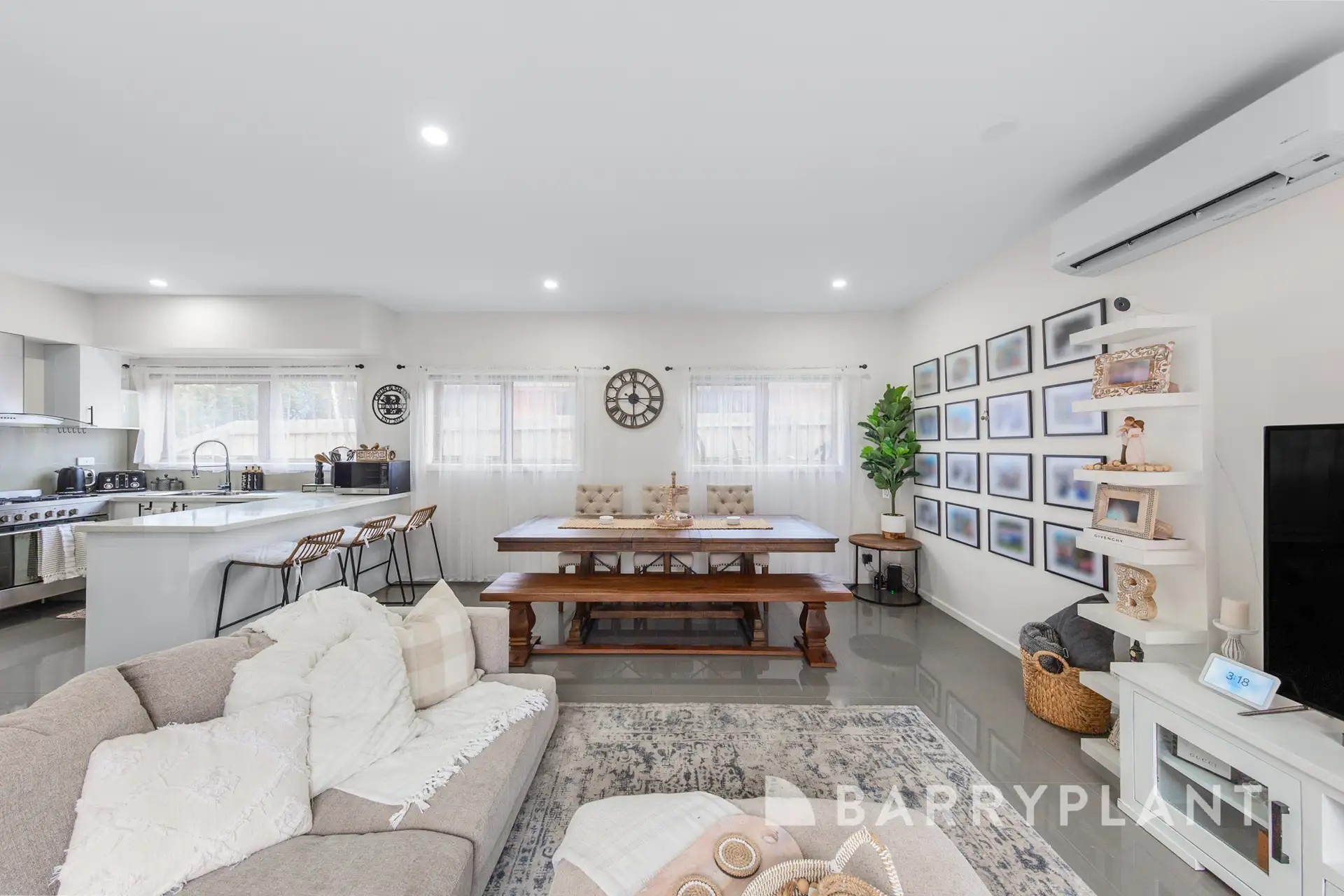 UNIT 1 49 IVANHOE AV, St Albans, North West Melbourne, 0房, 0浴, Townhouse