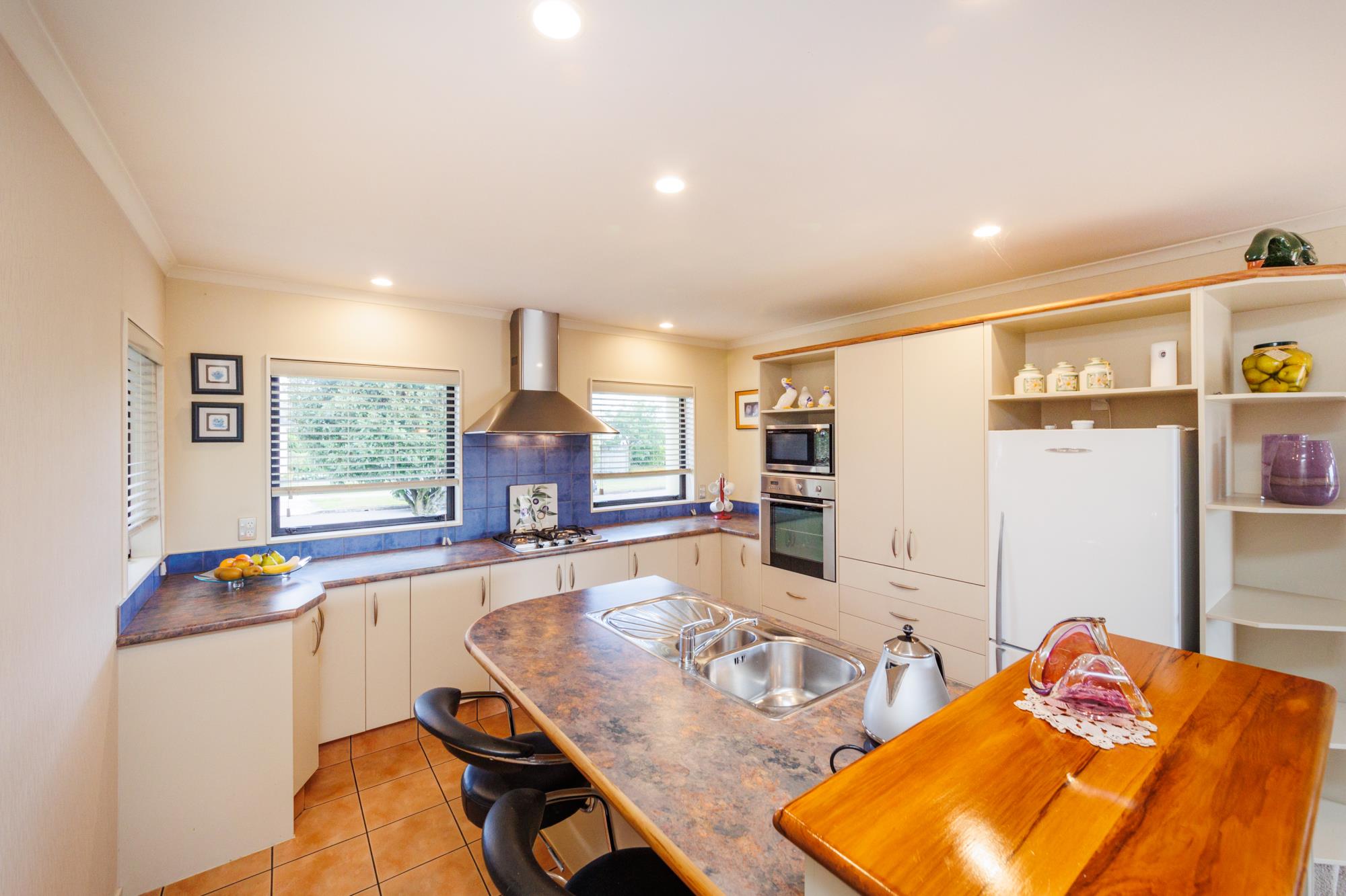 16 Sycamore Crescent, Fitzherbert, Palmerston North City, 4 Schlafzimmer, 0 Badezimmer