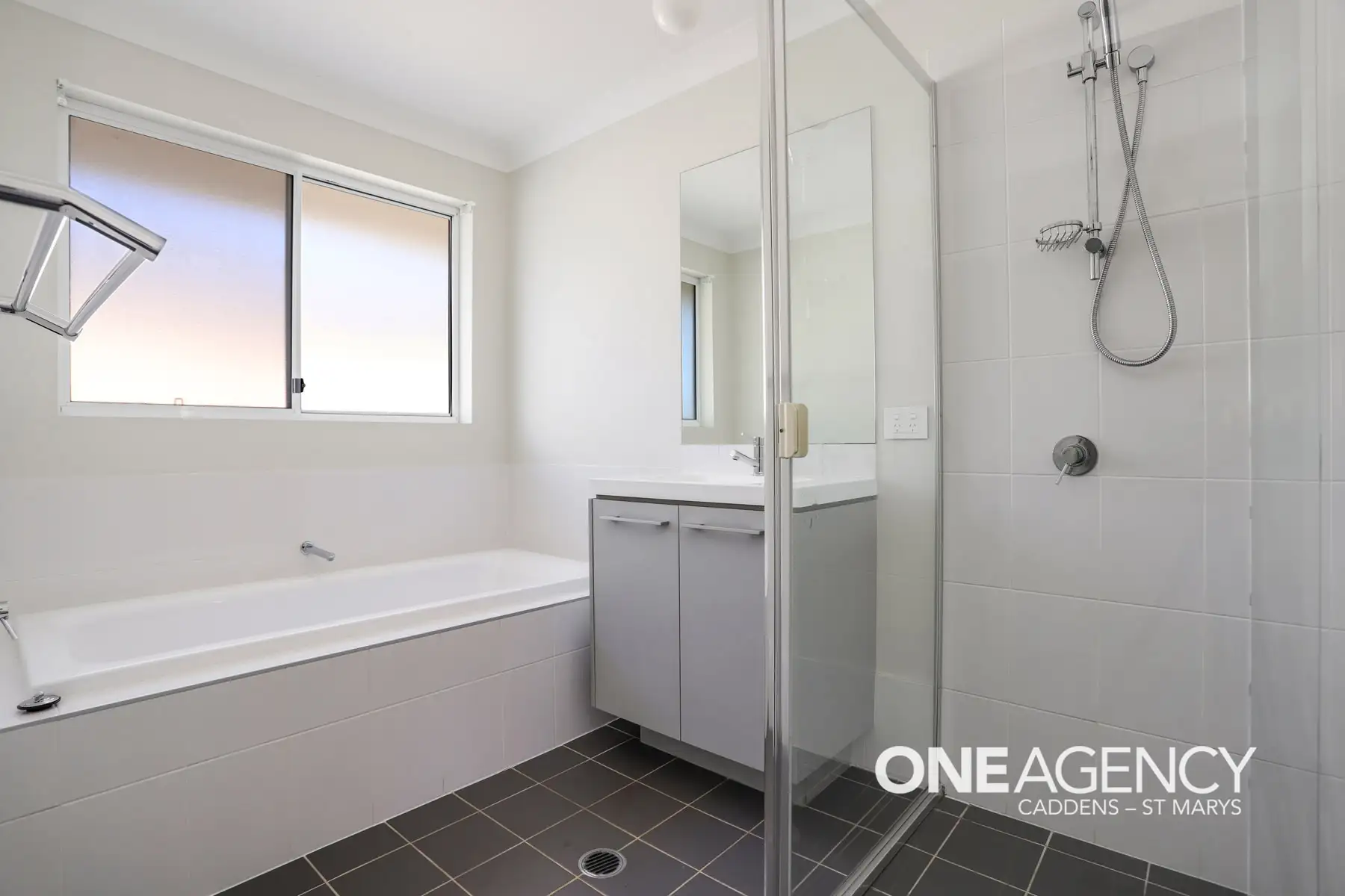 12 COACHWOOD DR, Claremont Meadows, Outer Western Sydney, 0 રૂમ, 0 બાથરૂમ, House
