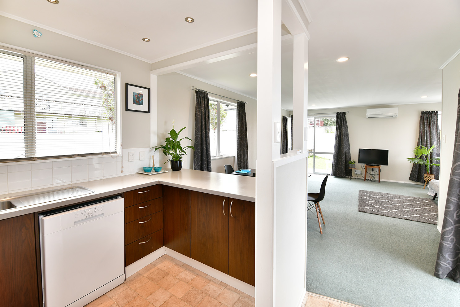 1/17 Athena Drive, Totara Vale, North Shore City, 3 રૂમ, 1 બાથરૂમ