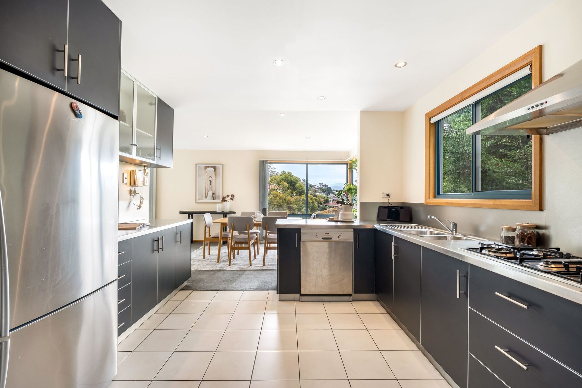 14 DALKEITH CT, Sandy Bay, Hobart, 0 कमरे, 0 बाथरूम, Townhouse