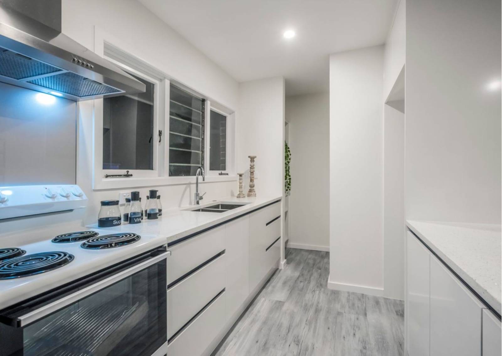 47 Grande Vue Road, Hillpark, Manukau City, 4 ਕਮਰੇ, 2 ਬਾਥਰੂਮ, Home & Income