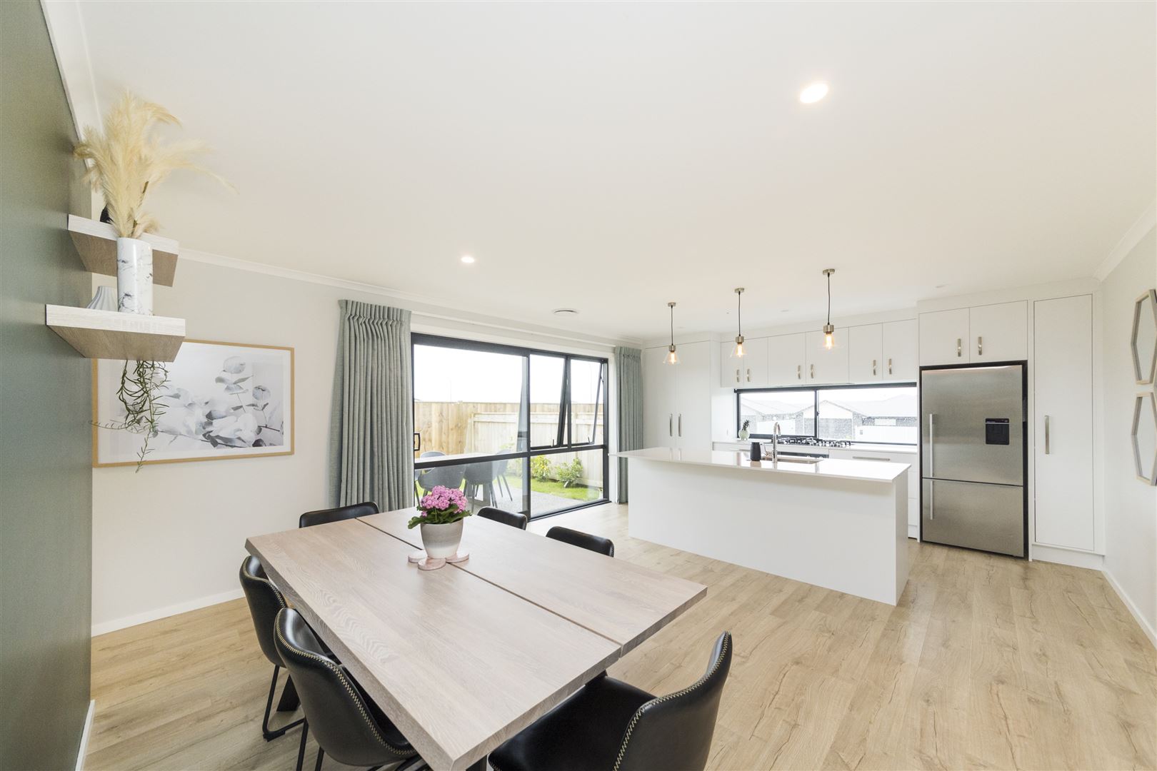 202 Pacific Drive, Fitzherbert, Palmerston North City, 3 Bedrooms, 2 Bathrooms